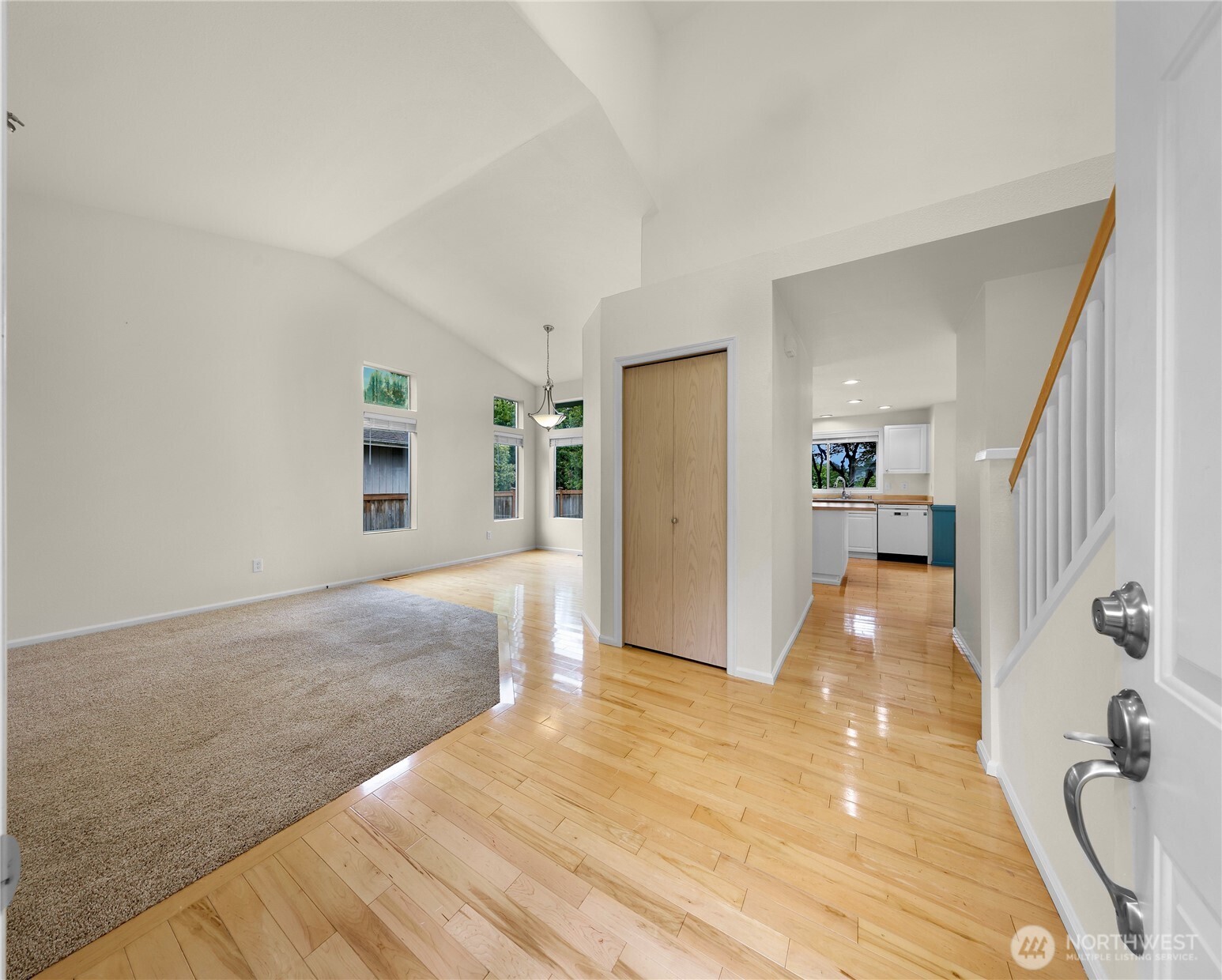 7015 76th Drive Property Photo 4