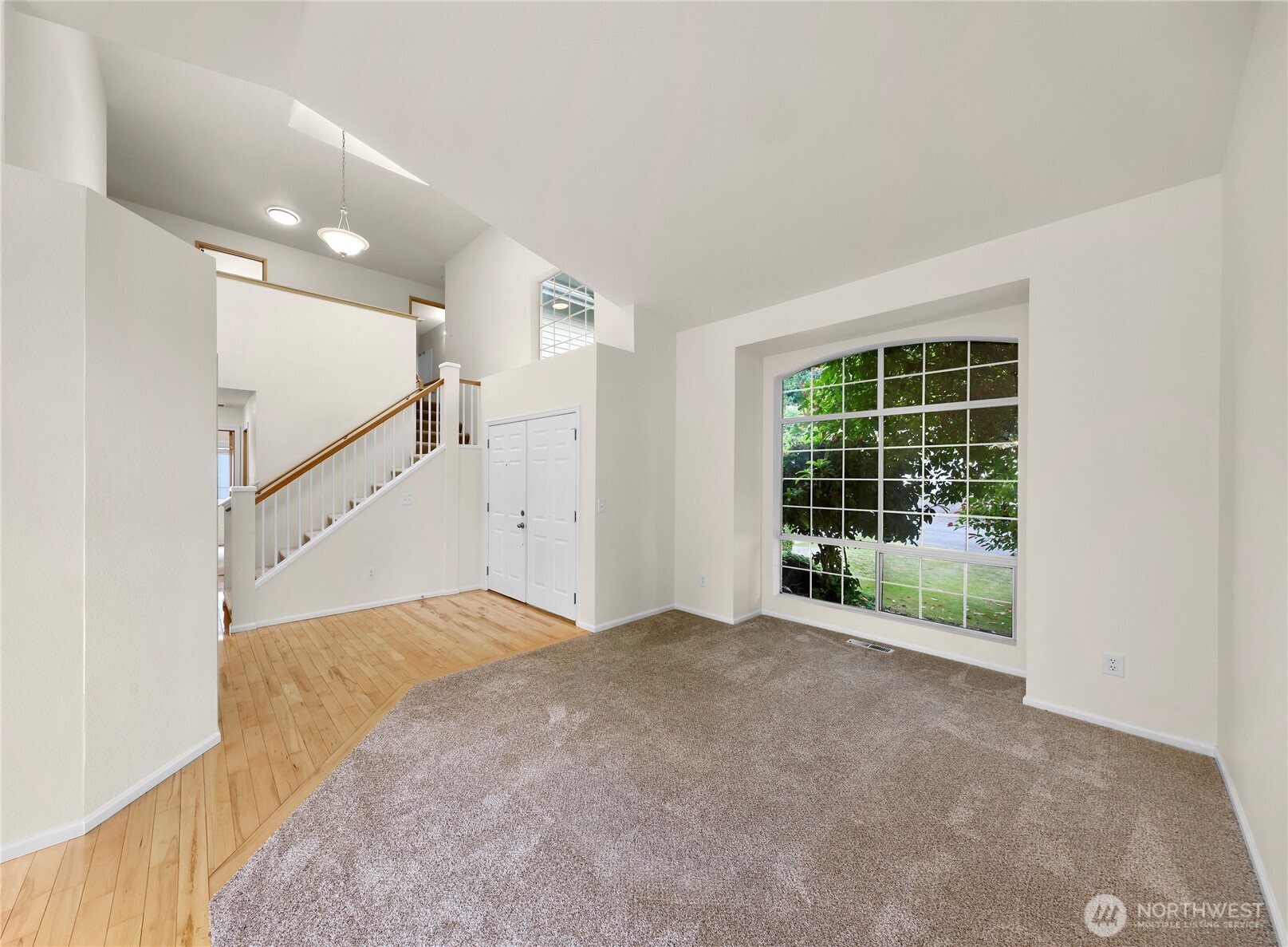 7015 76th Drive Property Photo 9