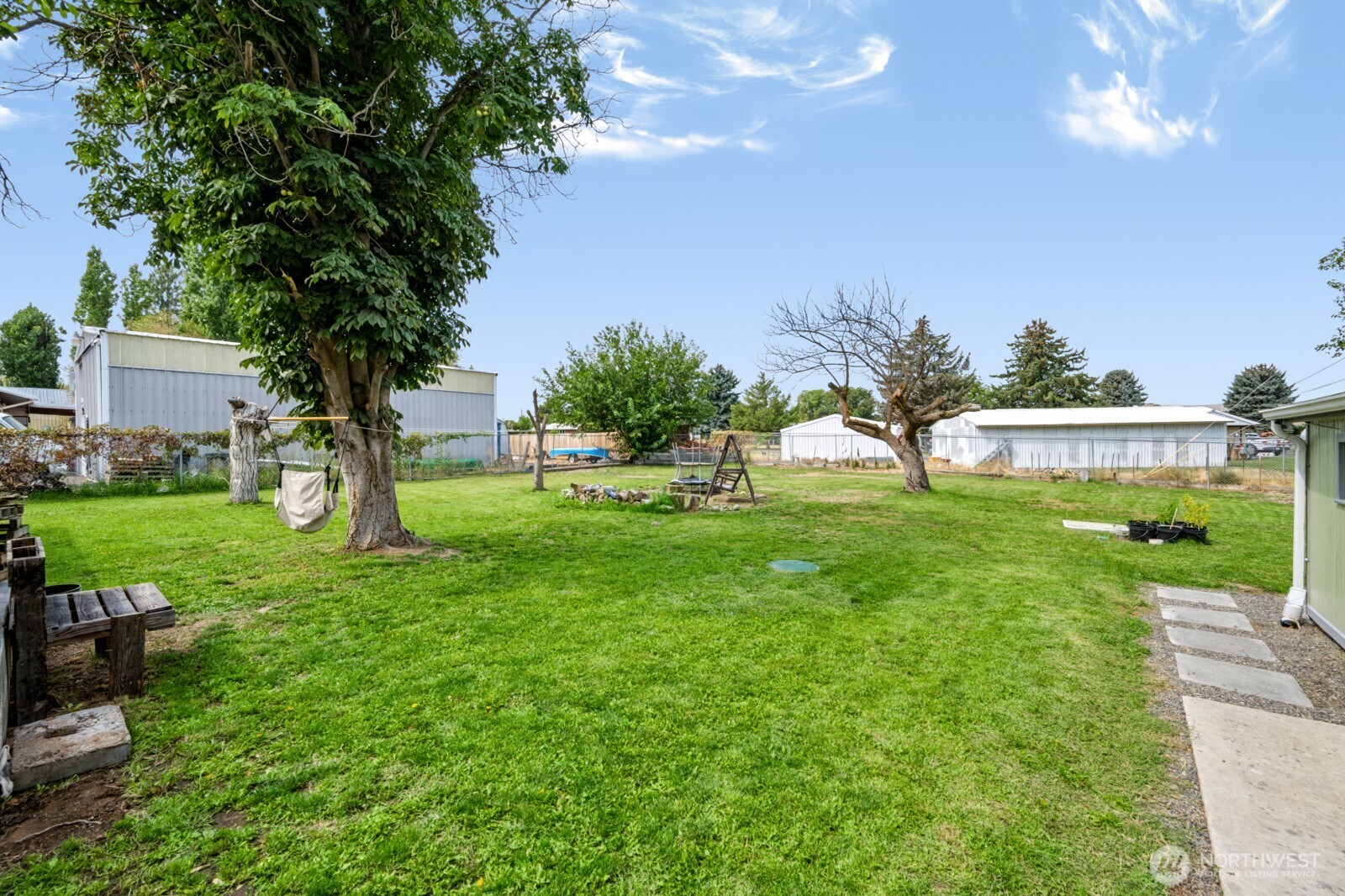 156 Warden Avenue Property Photo 8