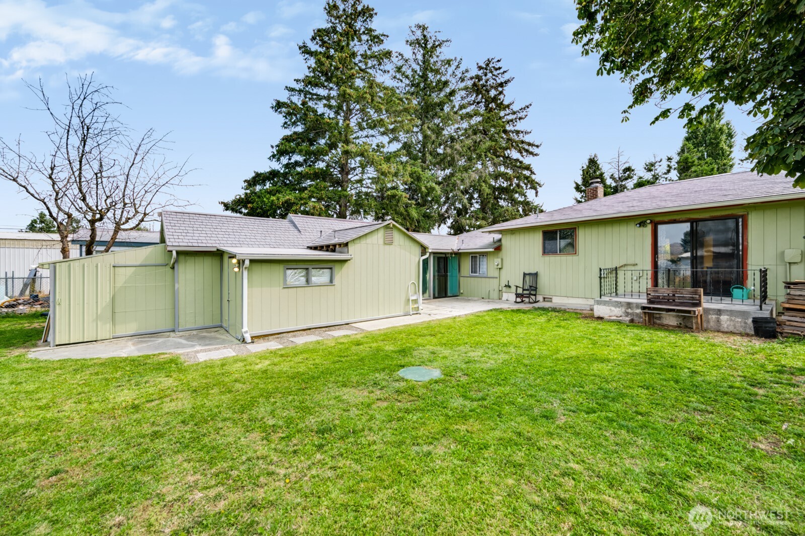 156 Warden Avenue Property Photo 9