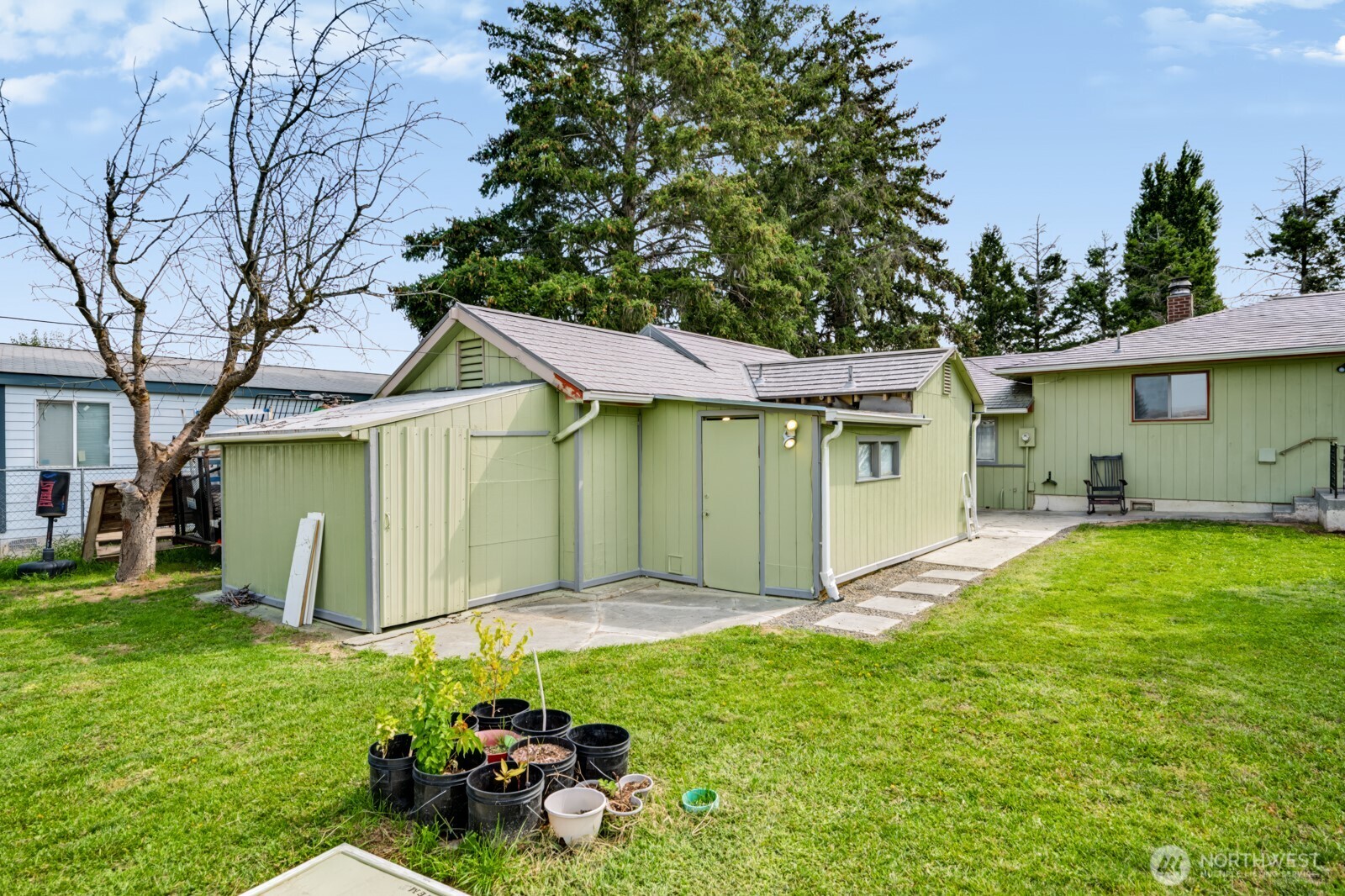 156 Warden Avenue Property Photo 10