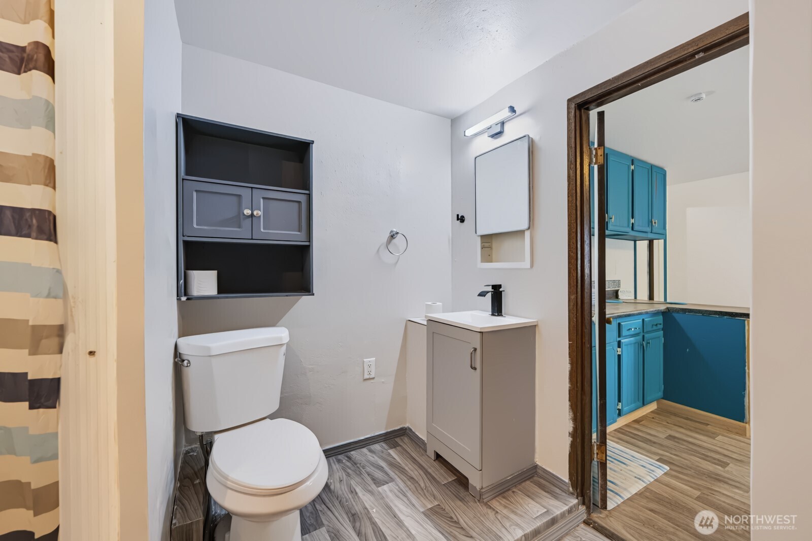 156 Warden Avenue Property Photo 14