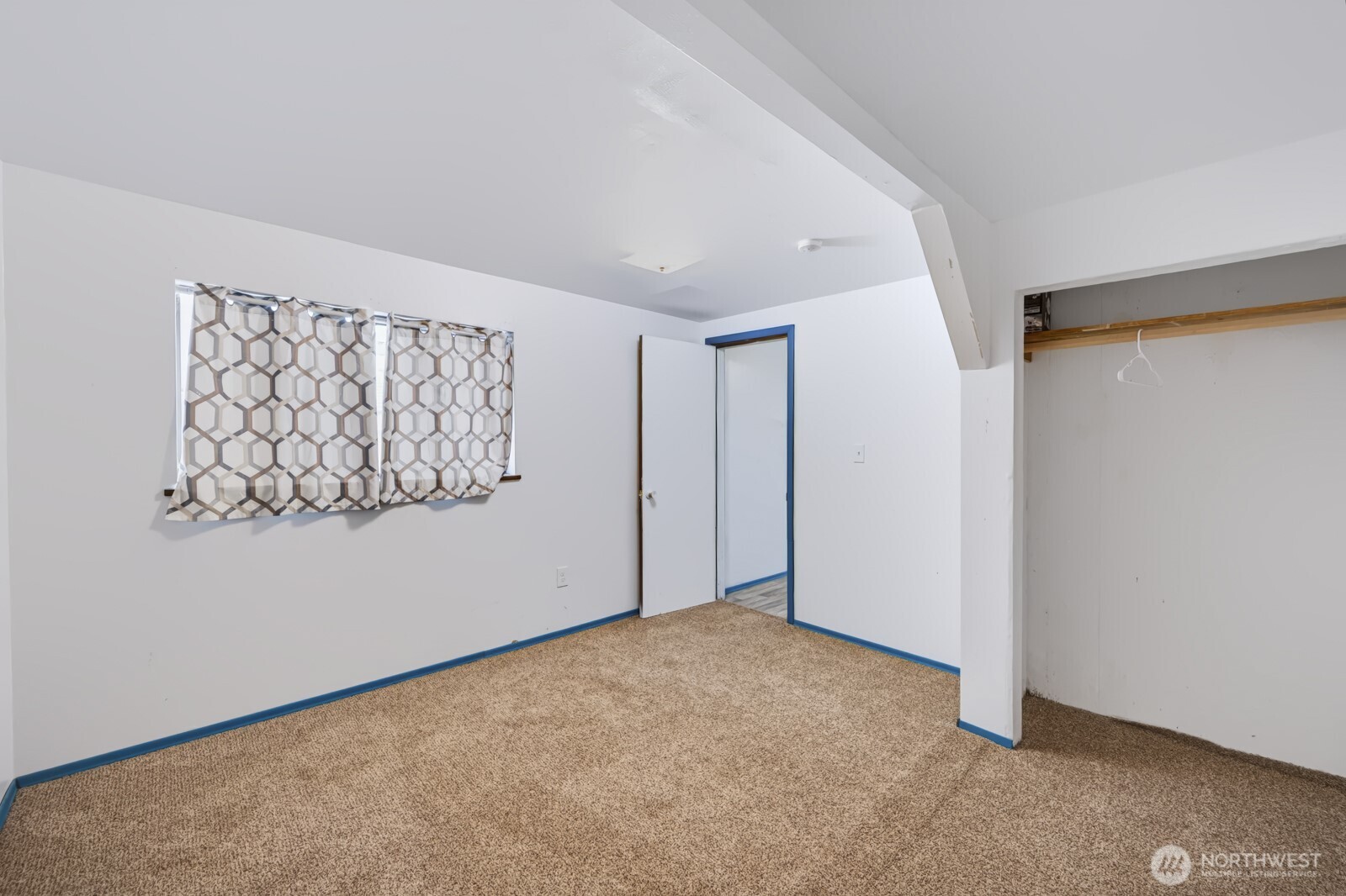 156 Warden Avenue Property Photo 18