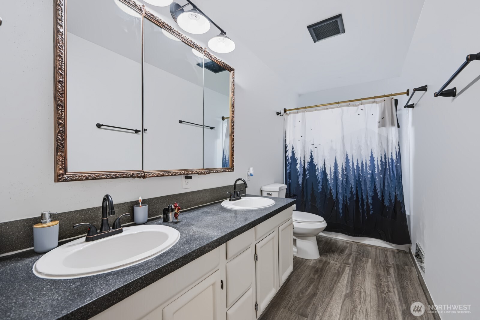 156 Warden Avenue Property Photo 29