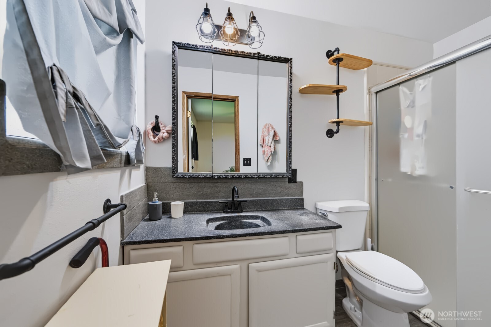 156 Warden Avenue Property Photo 34