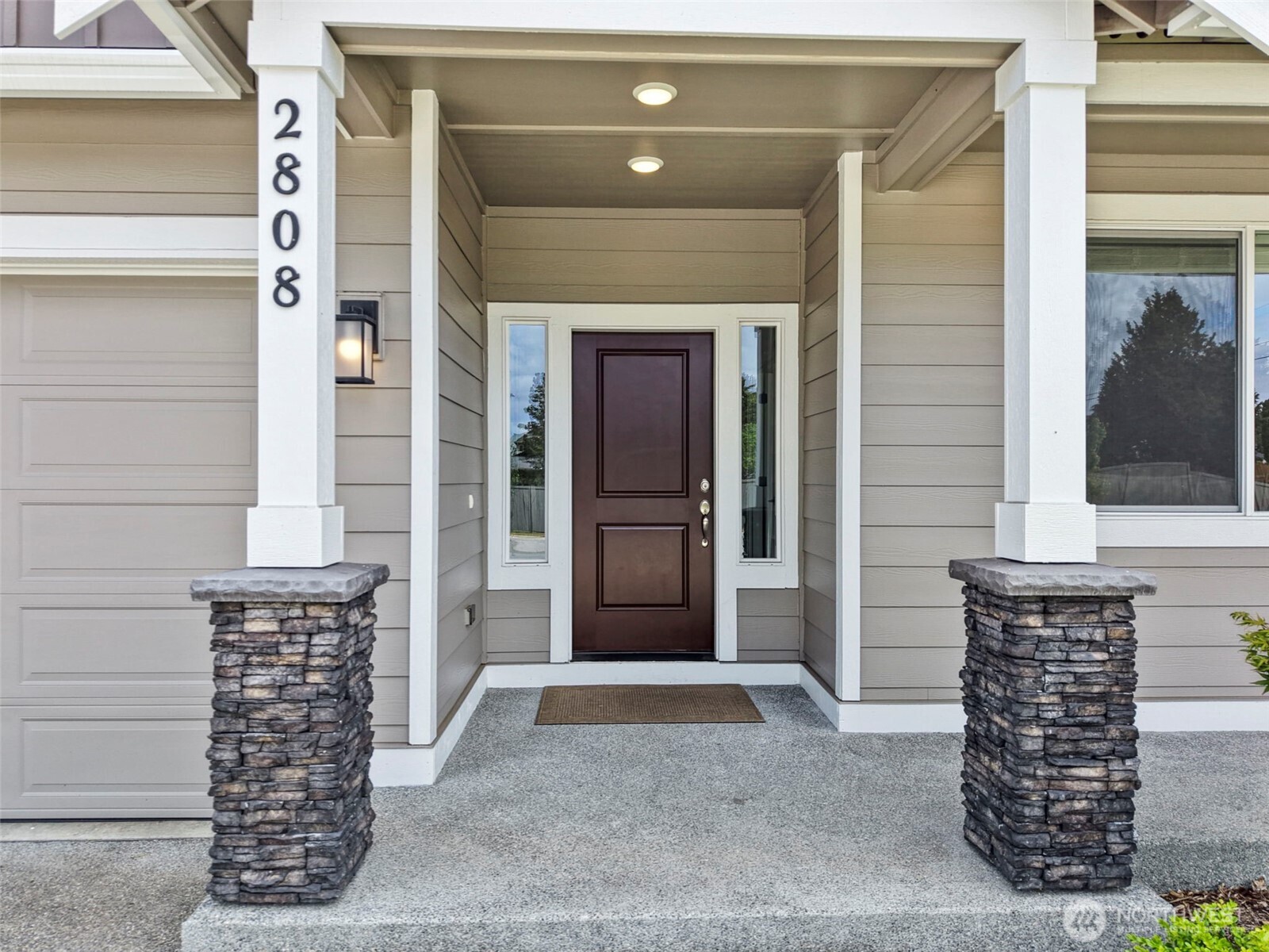2808 180th Street Ct Property Photo 3