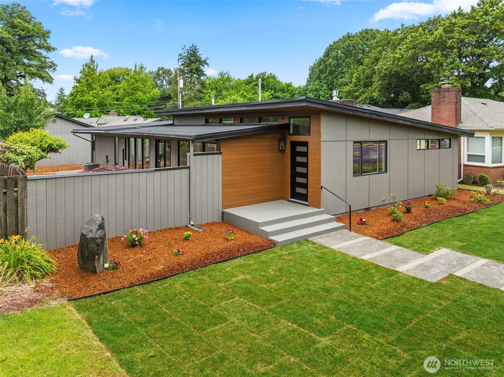 1745 23rd Avenue Property Photo 2