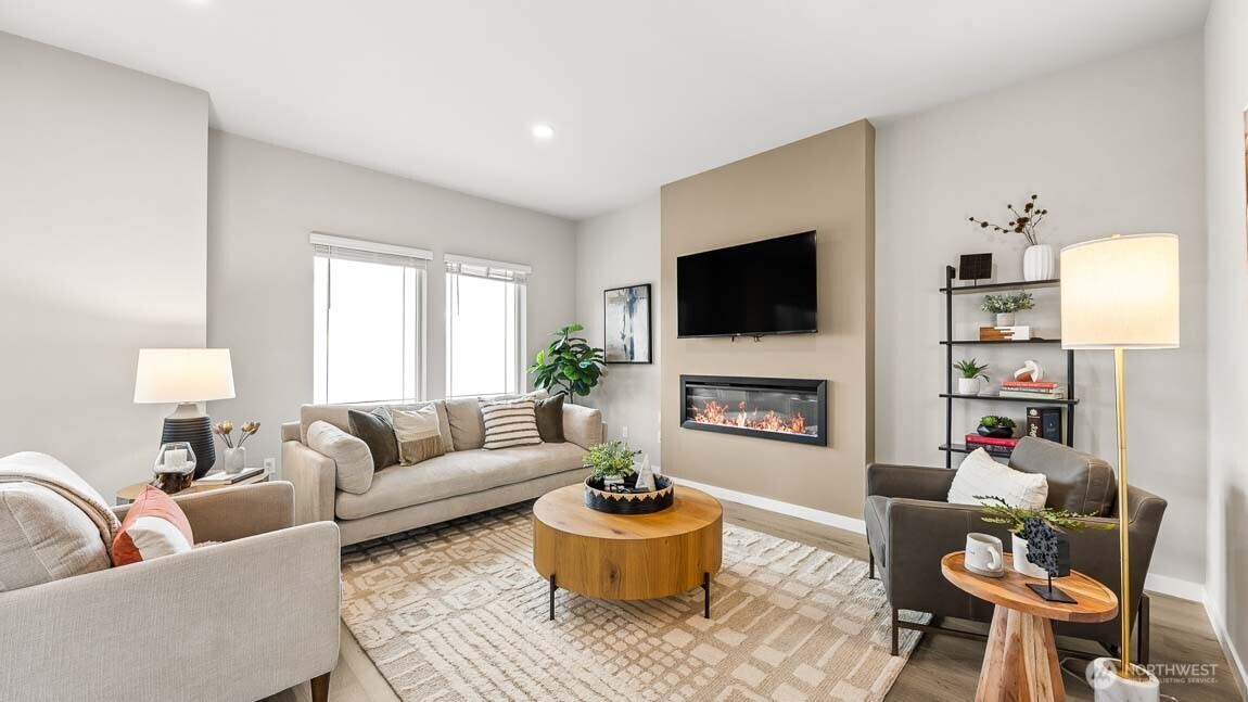 13901 11th Place B Property Photo 9