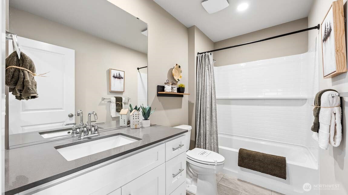 13901 11th Place B Property Photo 17