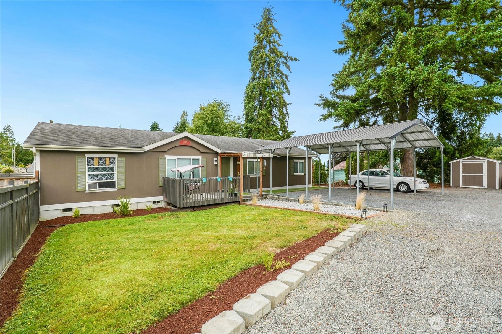 5128 Fobes Road Property Photo 16