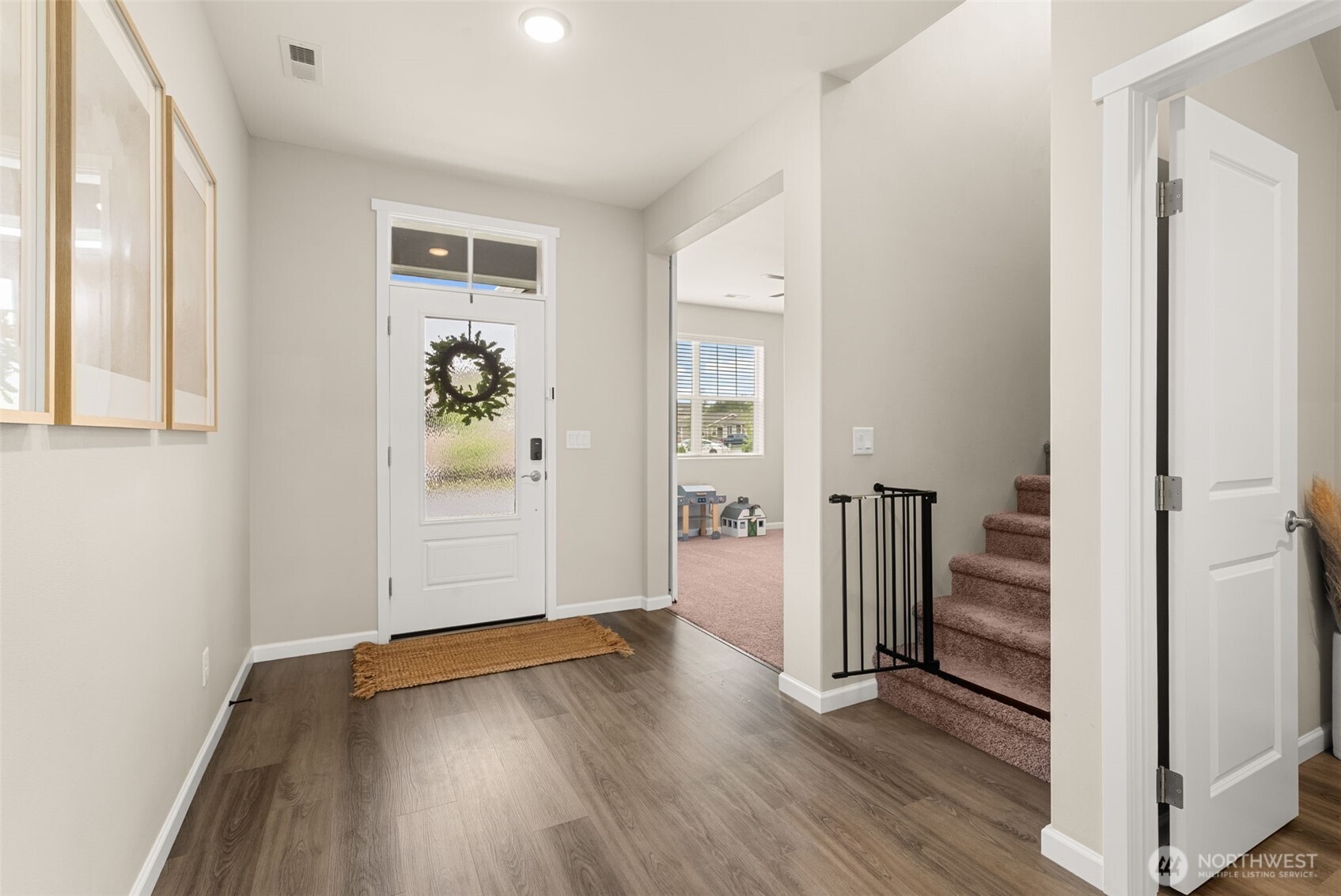 924 Livernash Street Property Photo 2