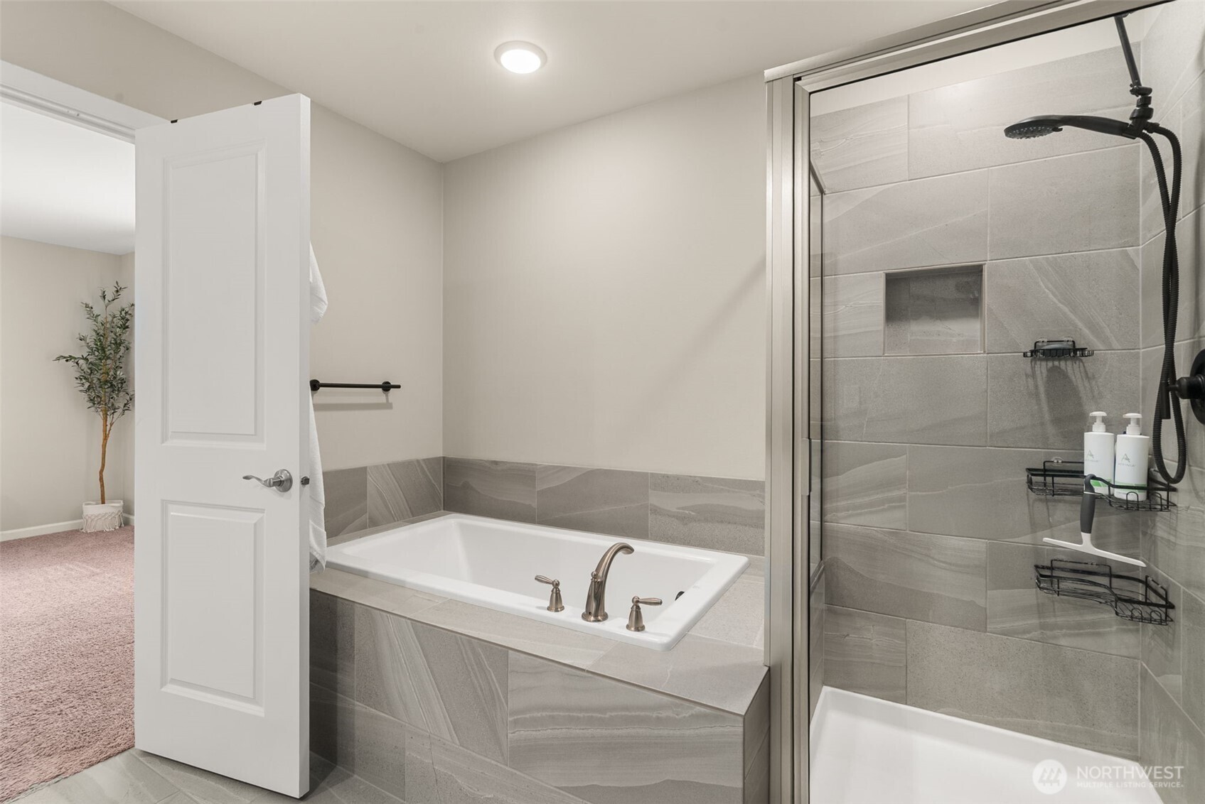 924 Livernash Street Property Photo 12