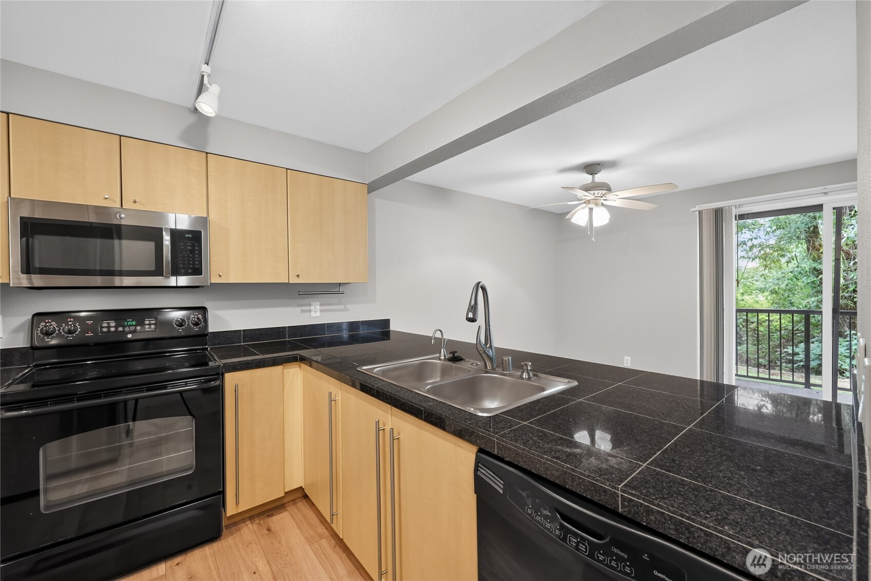 11313 Ne 128th Street E104 Property Photo 6