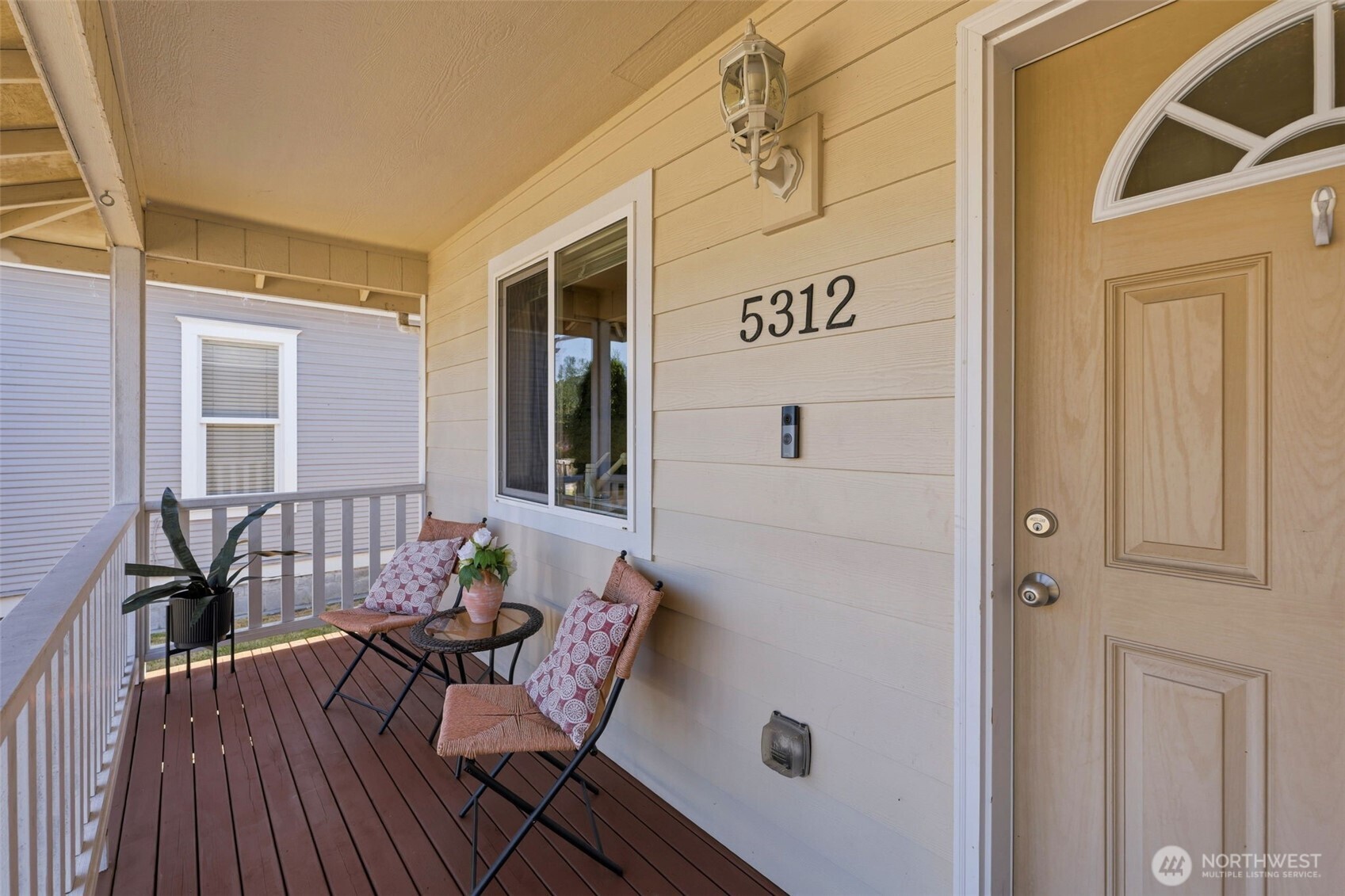 5312 S Fife Street Property Photo 5