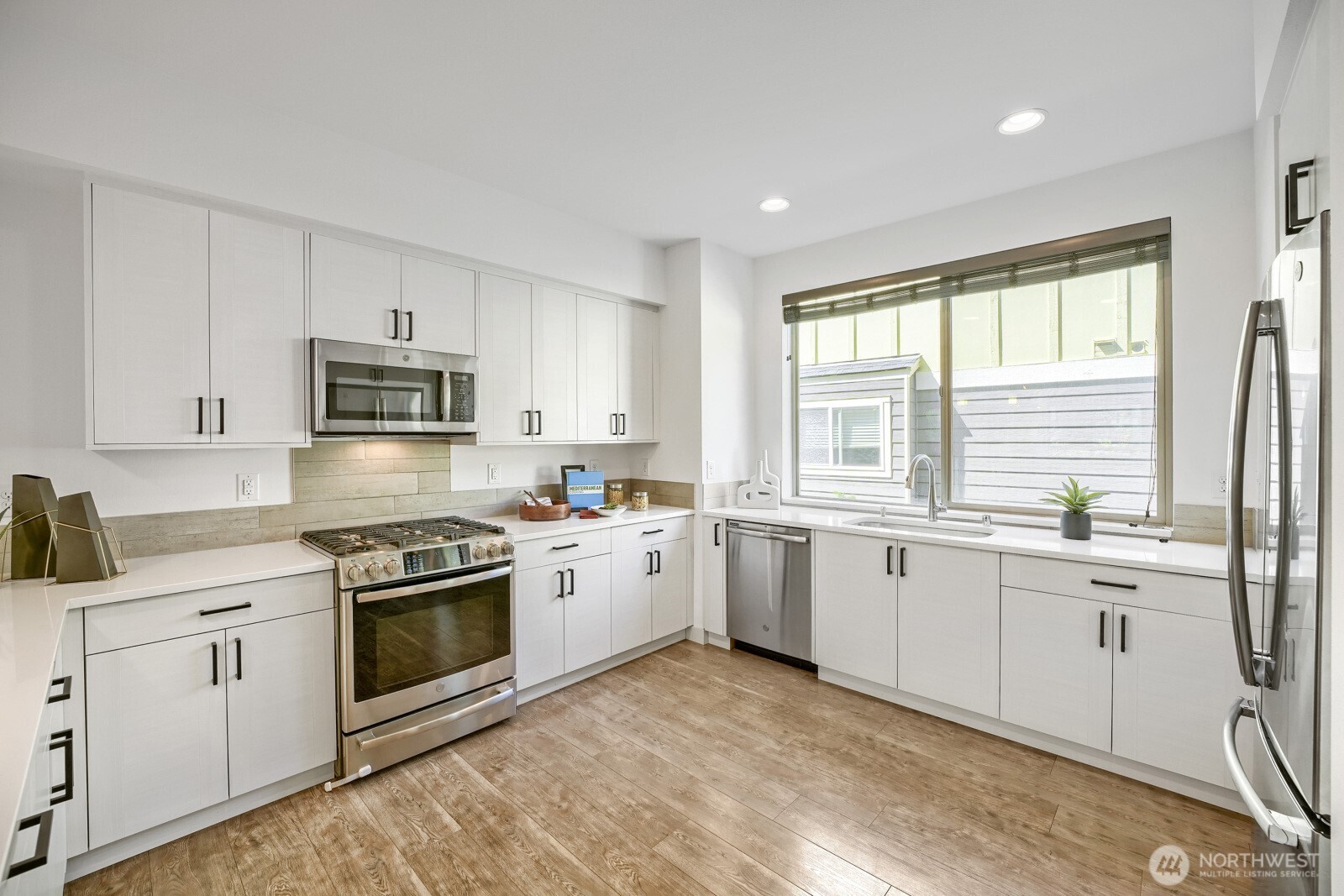 5206 Delridge Way B Property Photo 7