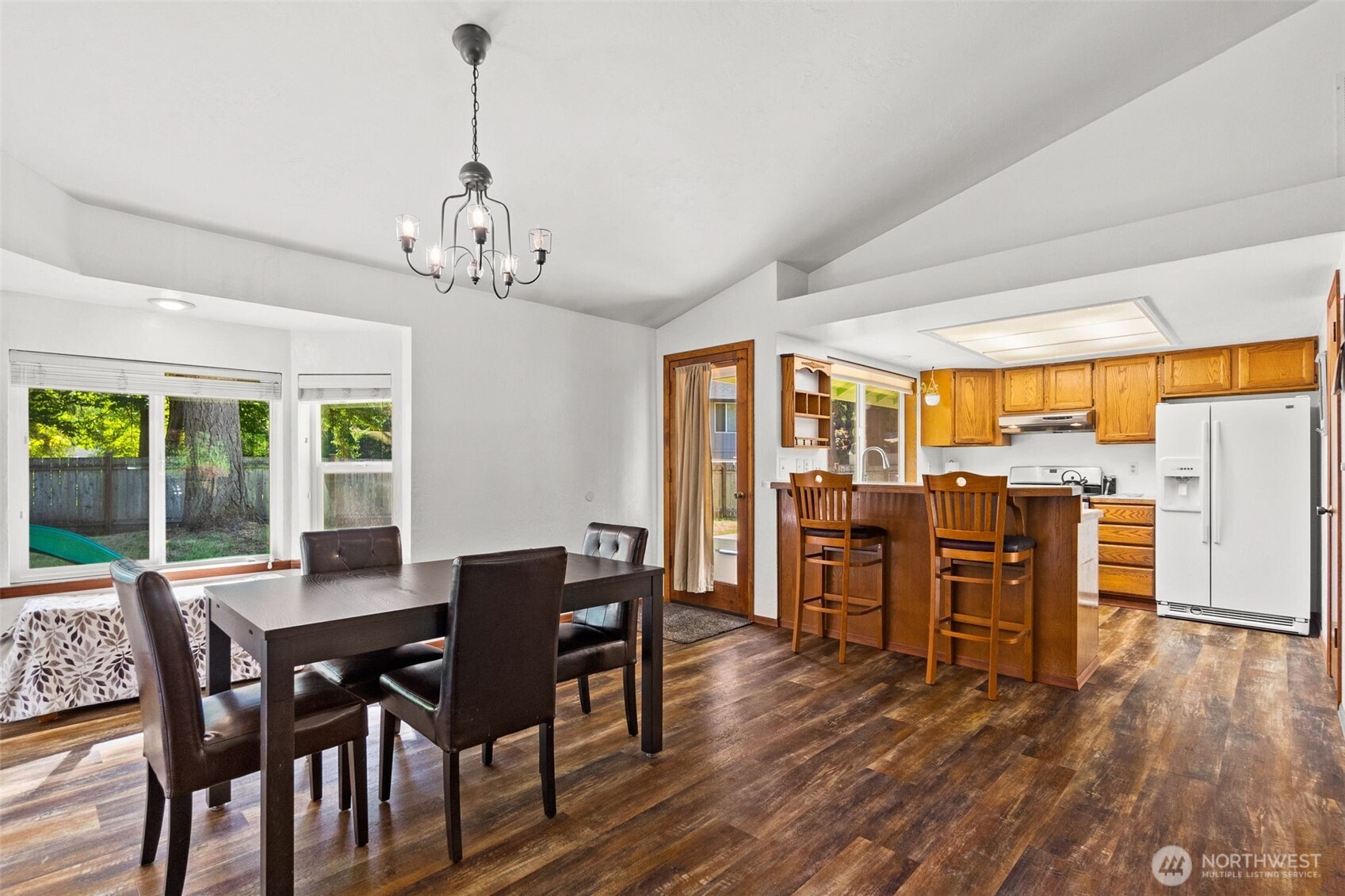3930 Oxford Loop Property Photo 8