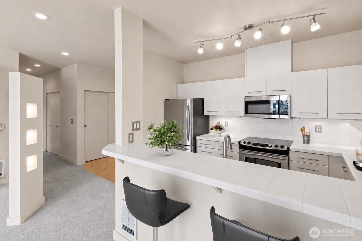 700 E Denny Way 603 Property Photo 4