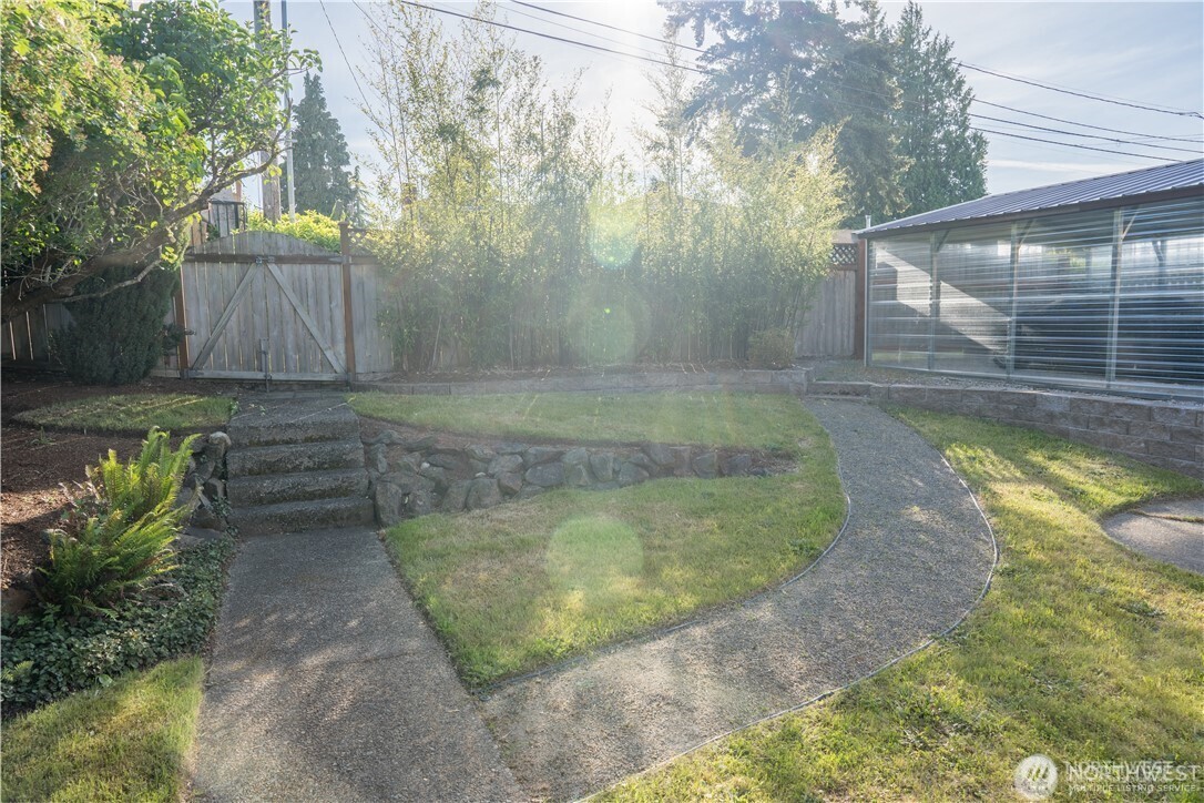 10861 Auburn Avenue Property Photo 17