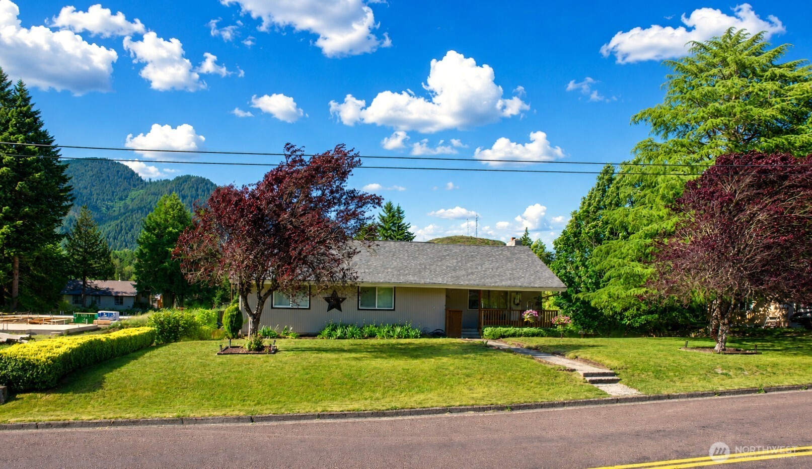 676 Adams Avenue Property Photo 9