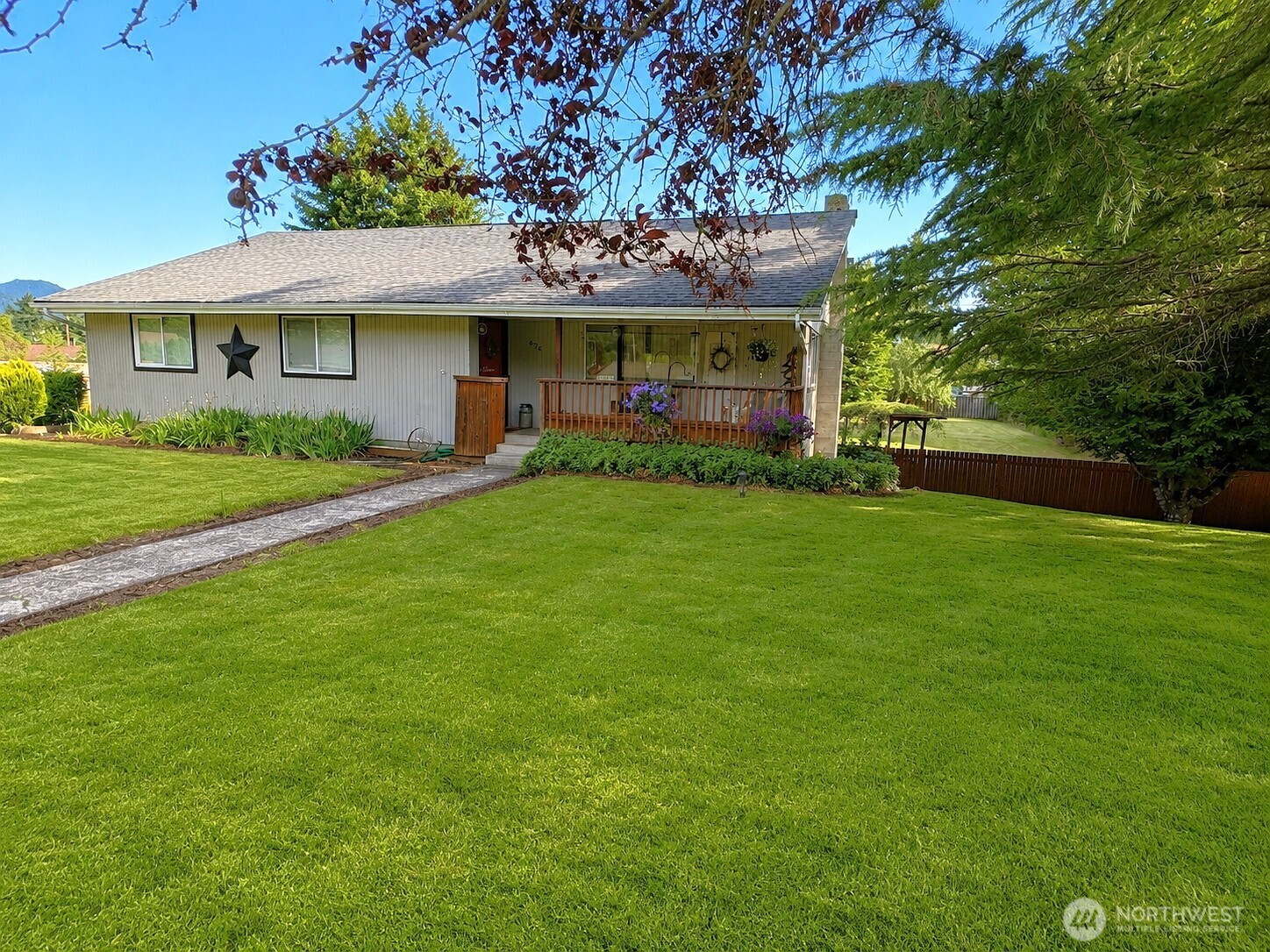 676 Adams Avenue Property Photo 11