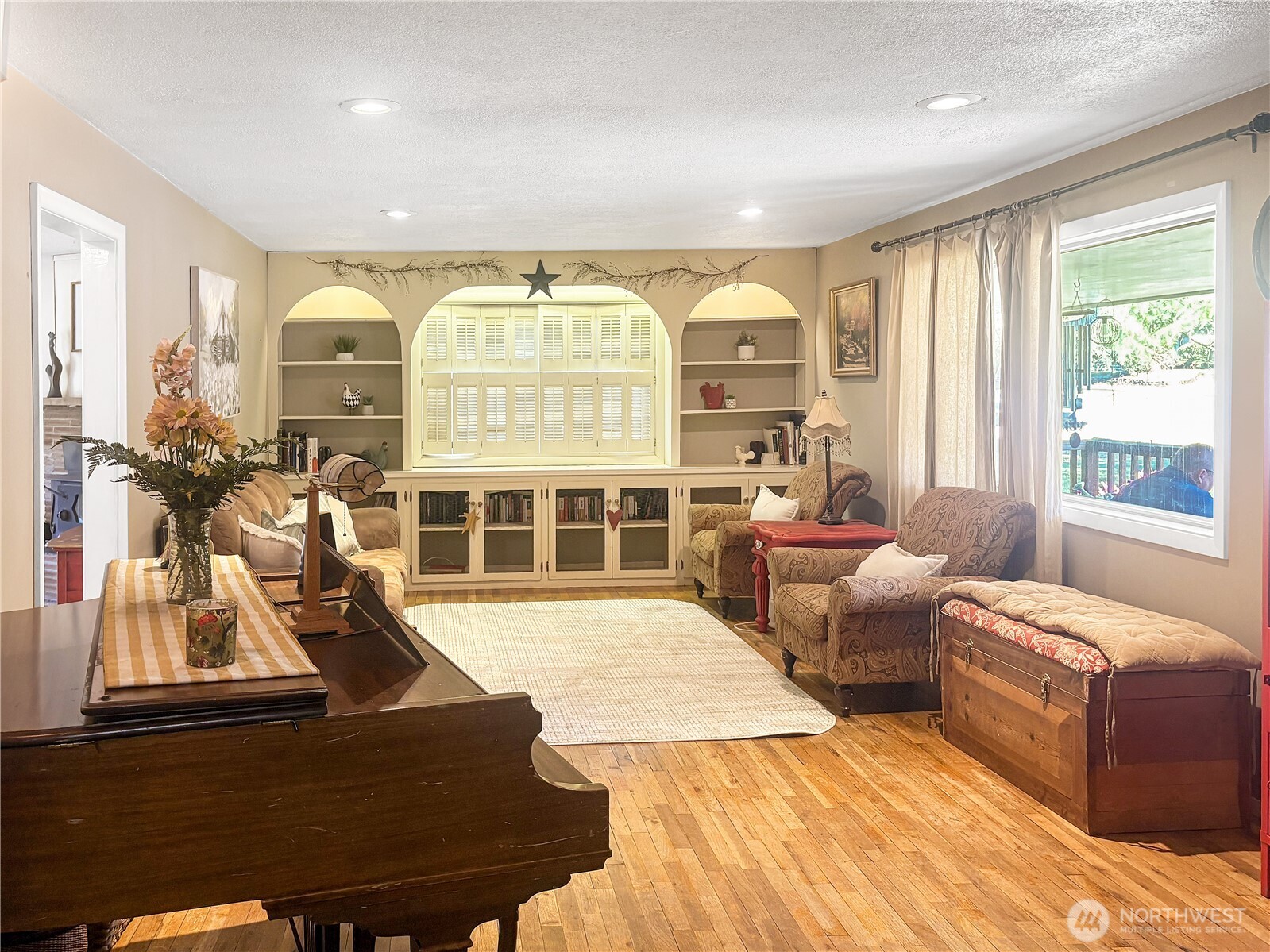 676 Adams Avenue Property Photo 12