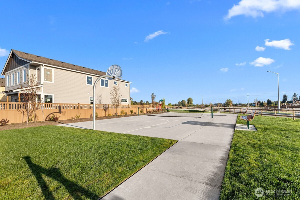 2105 169th Street Property Photo 6