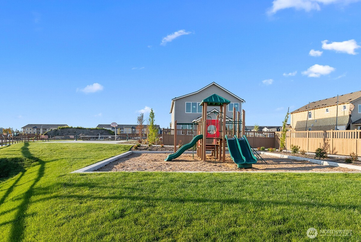 2105 169th Street Property Photo 8