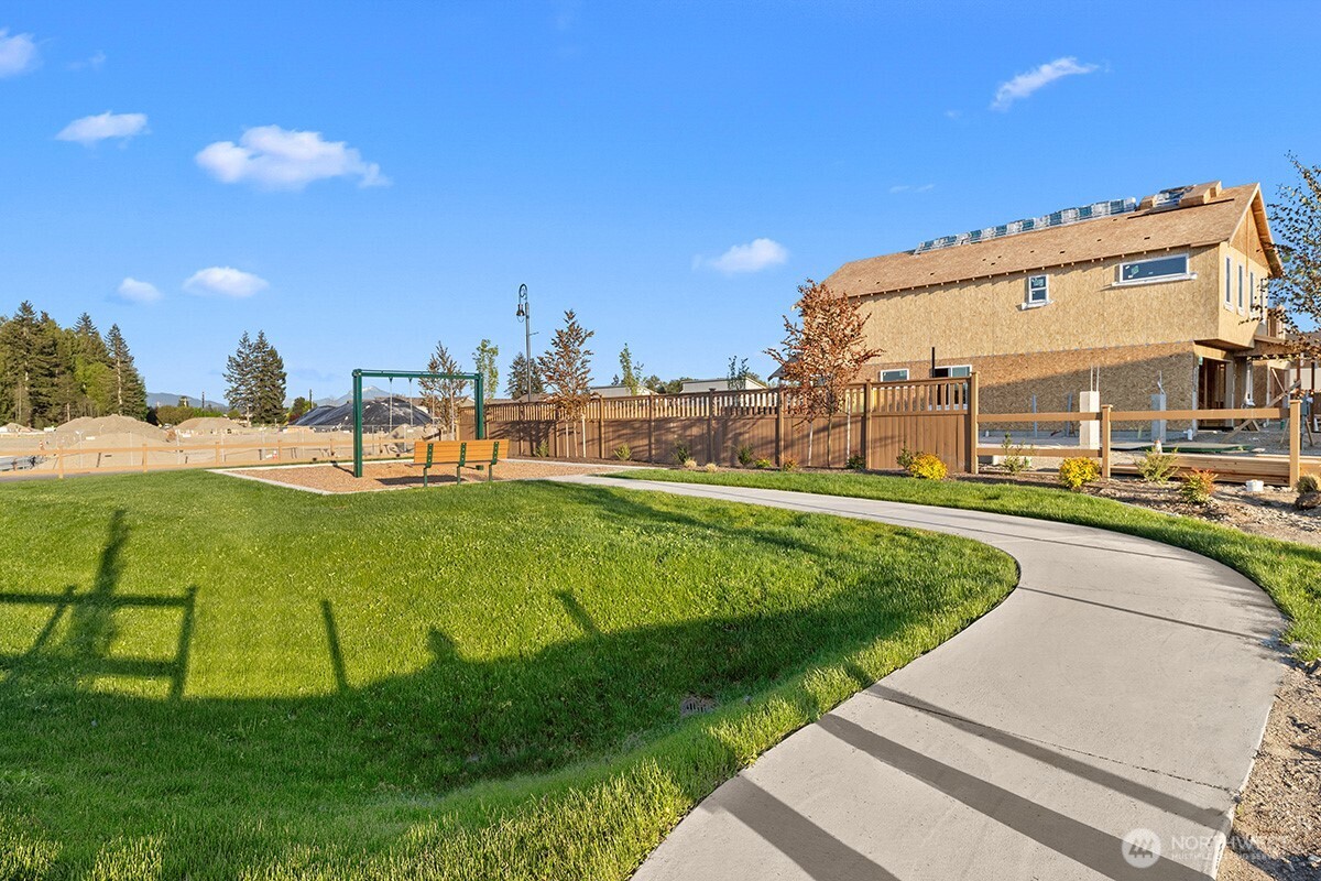 2105 169th Street Property Photo 9