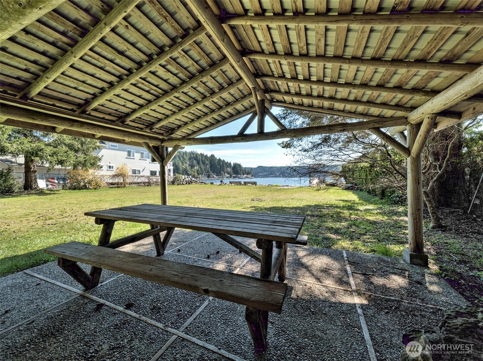 21 Ne Shore Place Property Photo 12