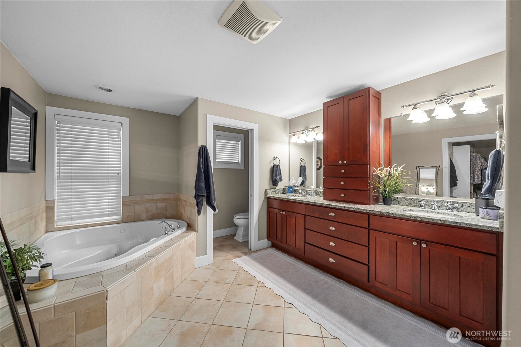 5129 W Tapps Drive Property Photo 17