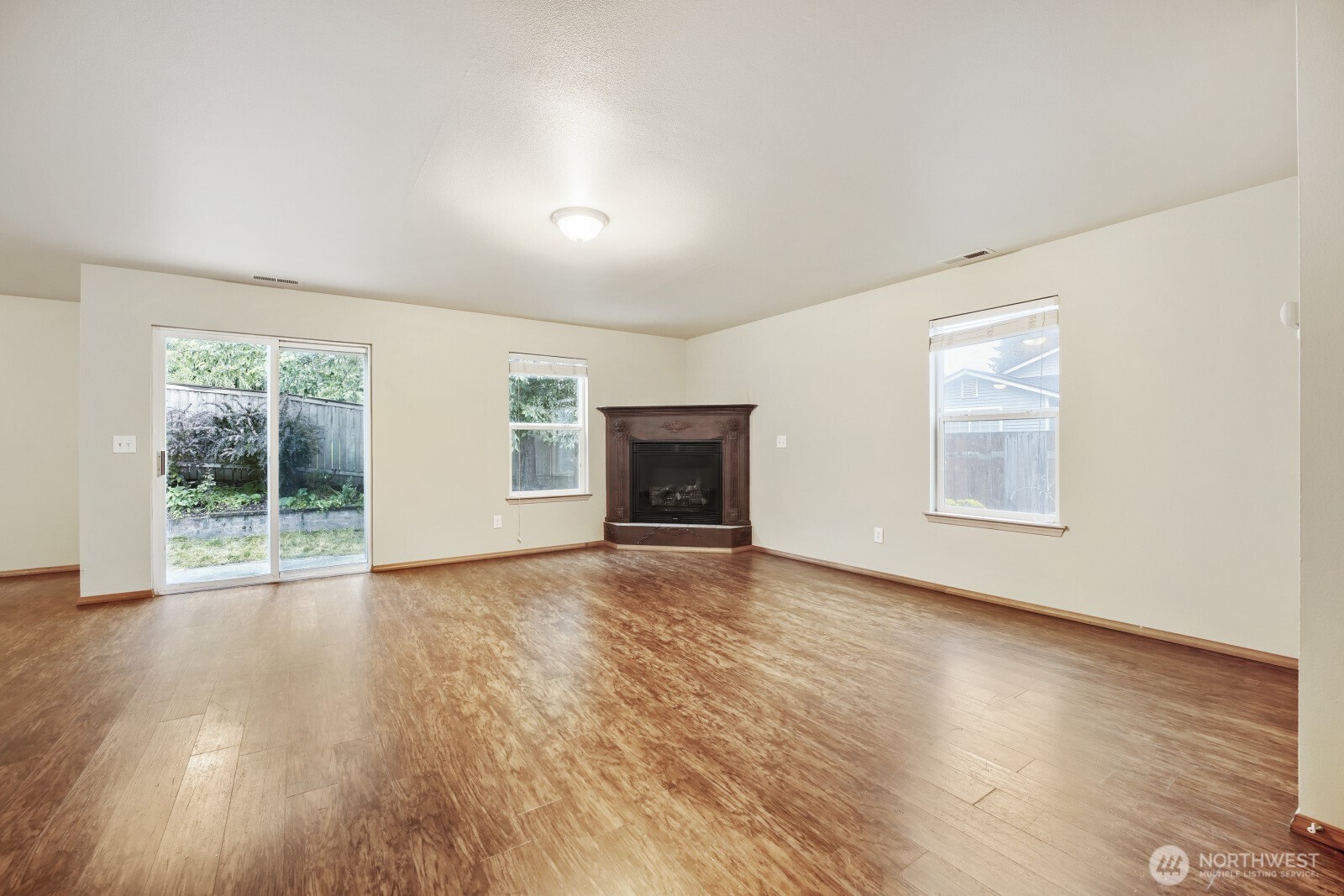 19317 105th Avenue Ct Property Photo 4