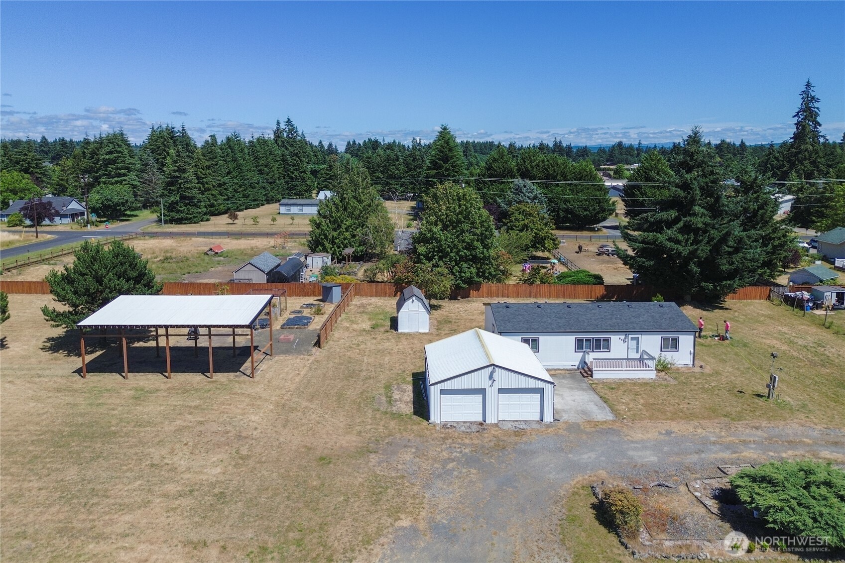 8619 180th Way Property Photo 3