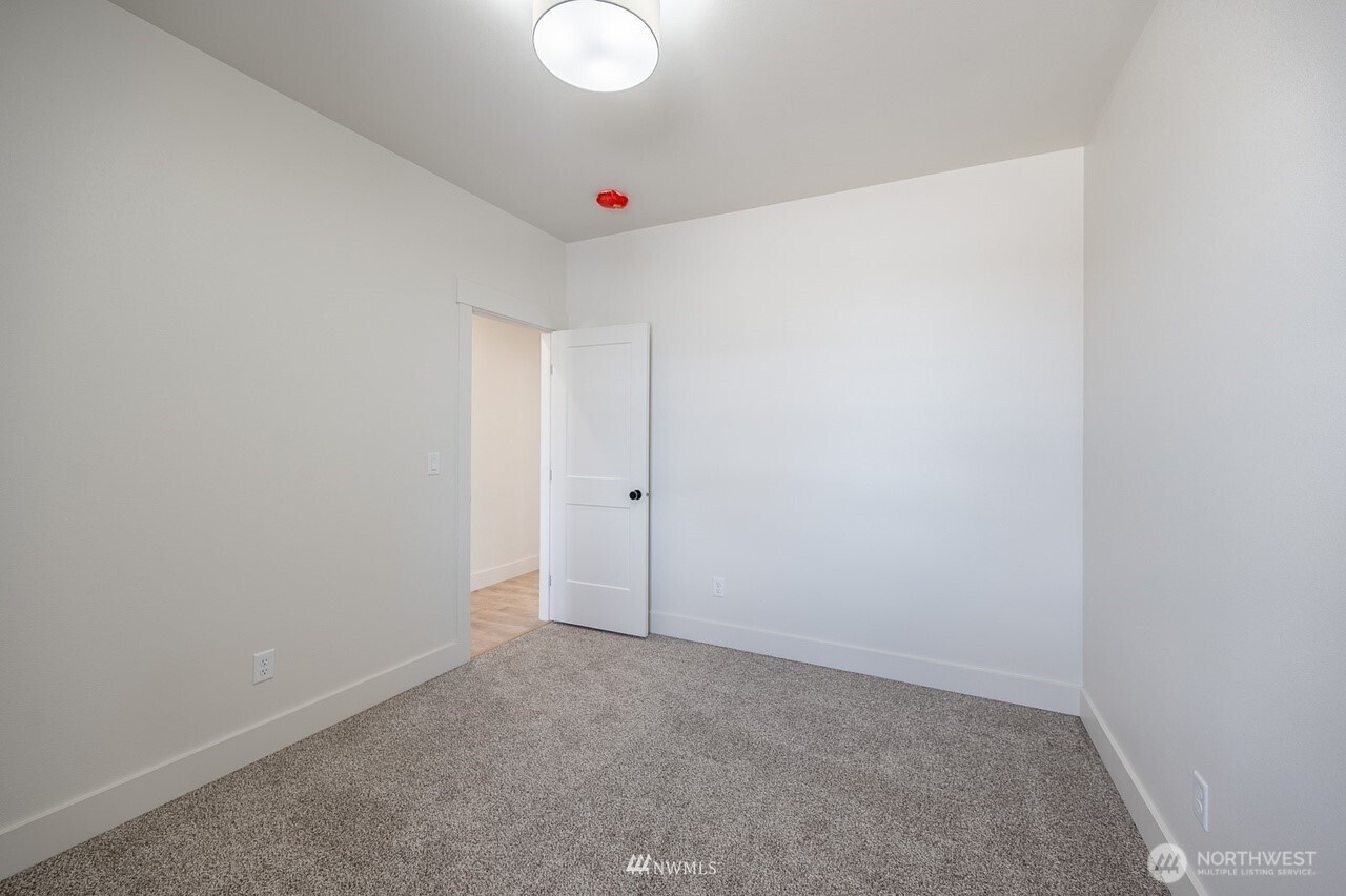 225 W Linden Avenue Property Photo 20
