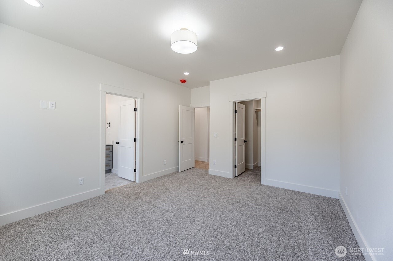 225 W Linden Avenue Property Photo 21