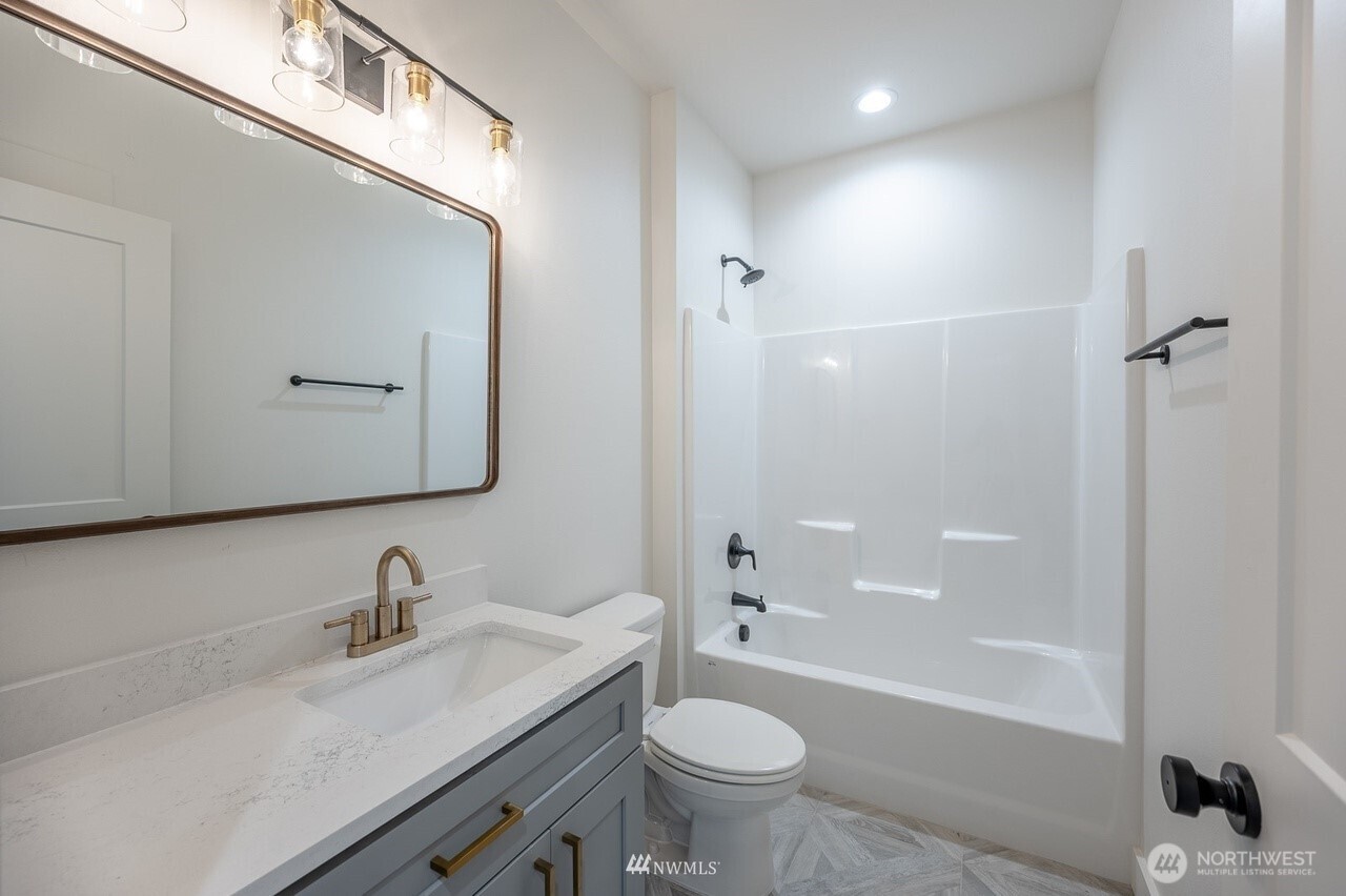 225 W Linden Avenue Property Photo 33