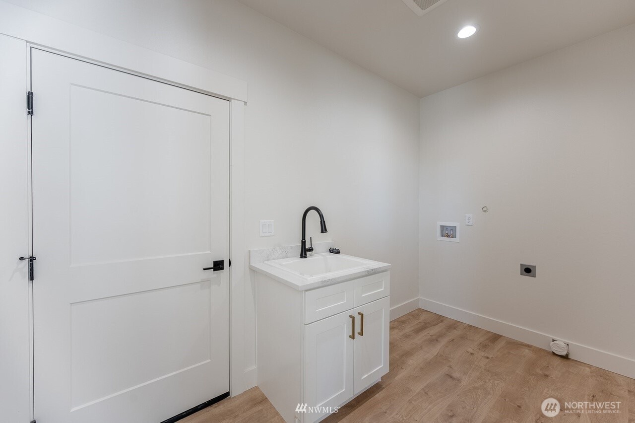 225 W Linden Avenue Property Photo 34