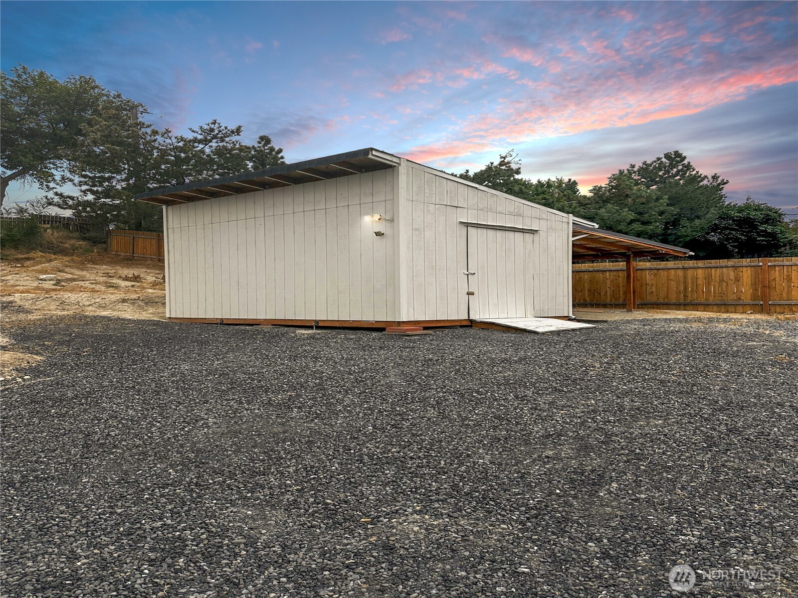 225 W Linden Avenue Property Photo 35