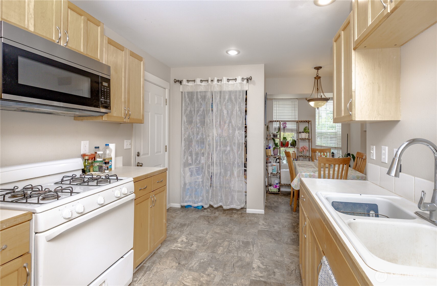 307 4th Avenue Property Photo 7
