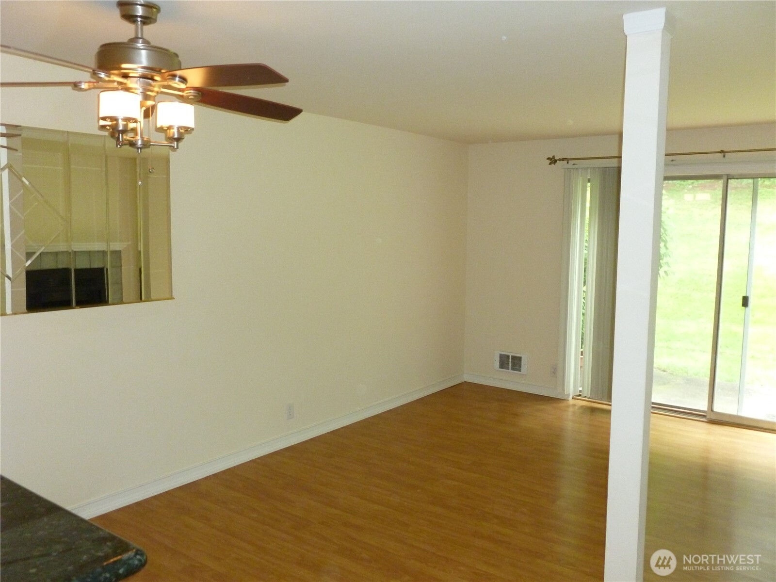 1526 192nd Street M-5 Property Photo 4