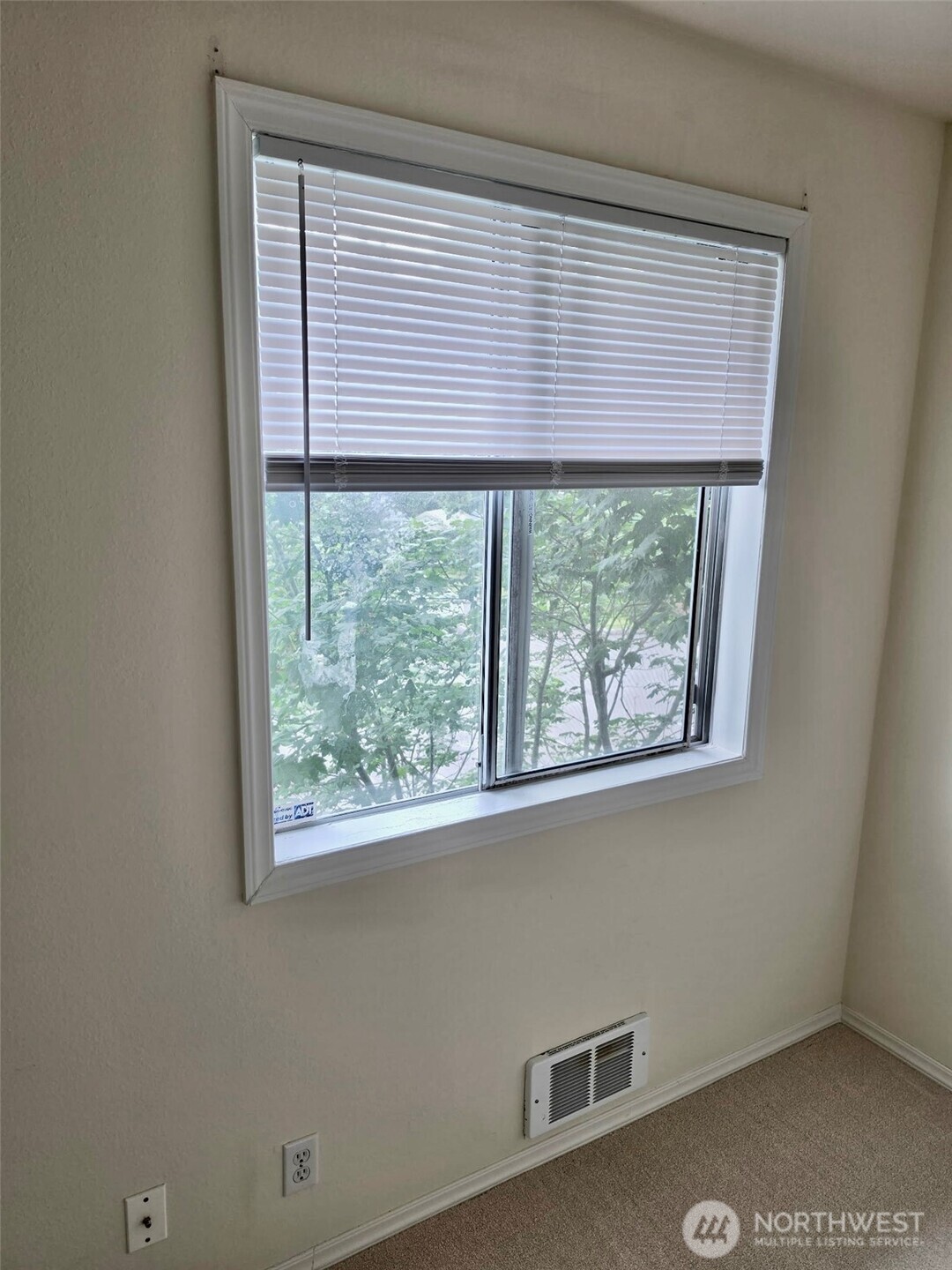 1526 192nd Street M-5 Property Photo 16
