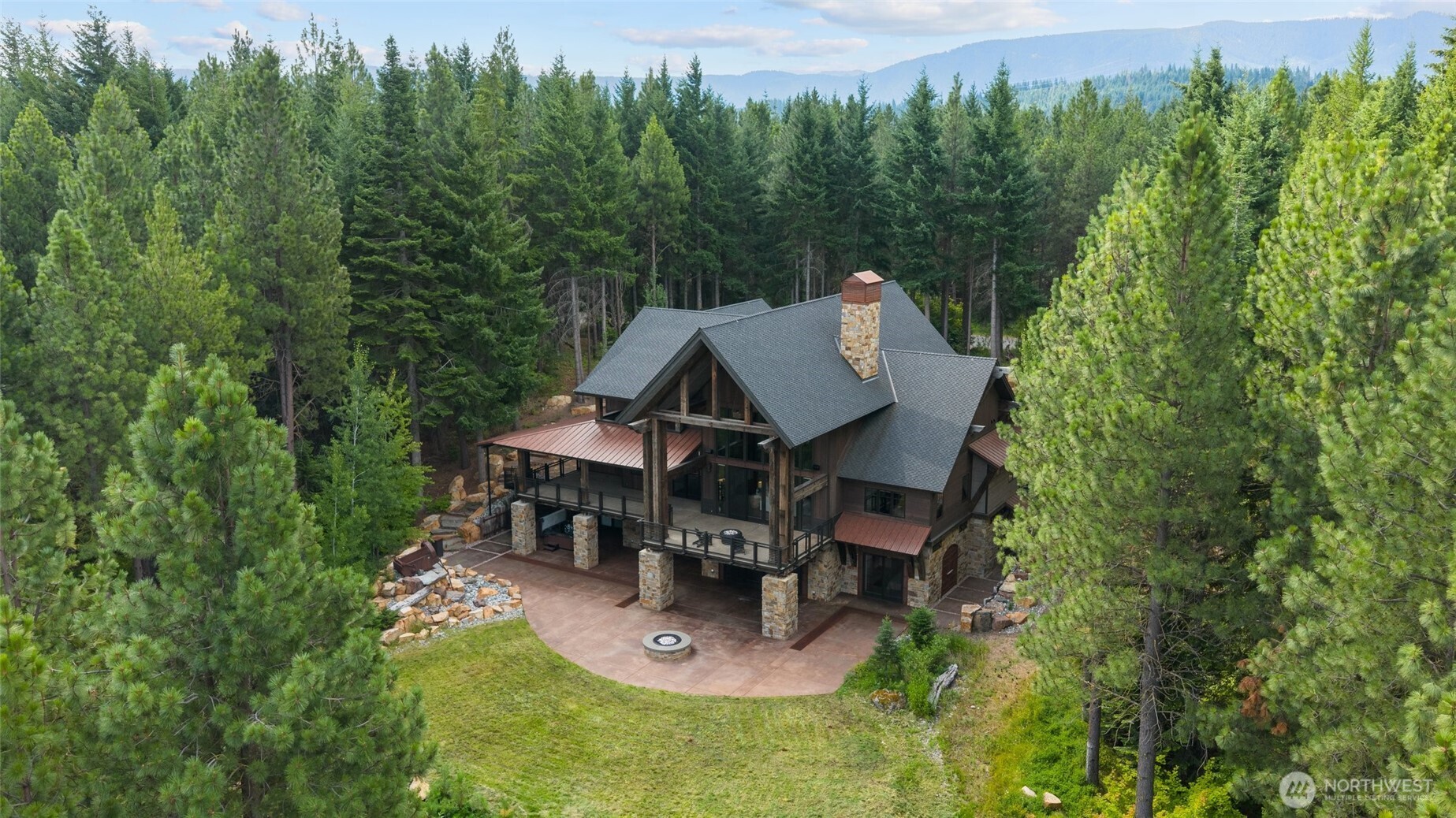 1060 Ruby King Loop Property Photo 8