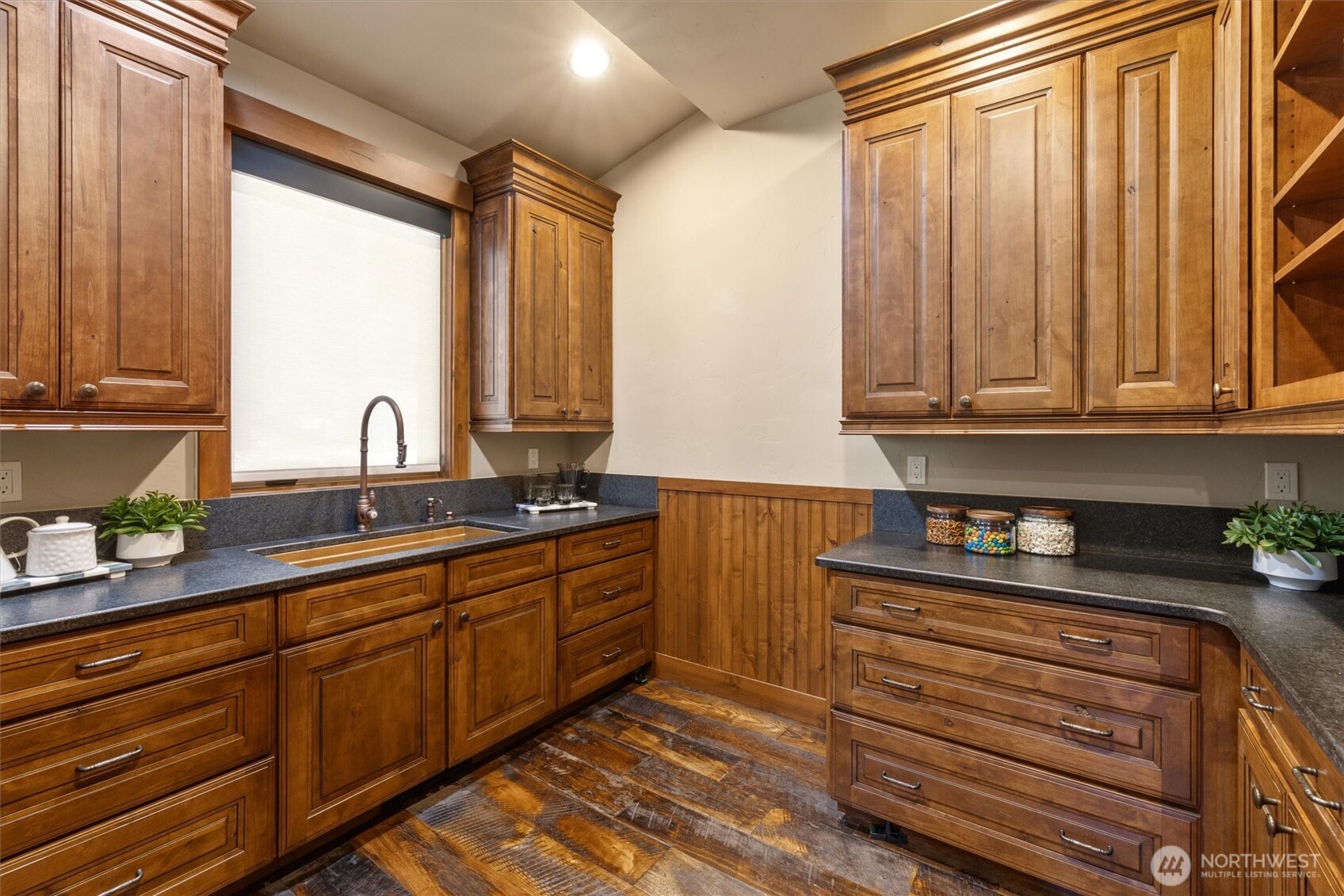 1060 Ruby King Loop Property Photo 16