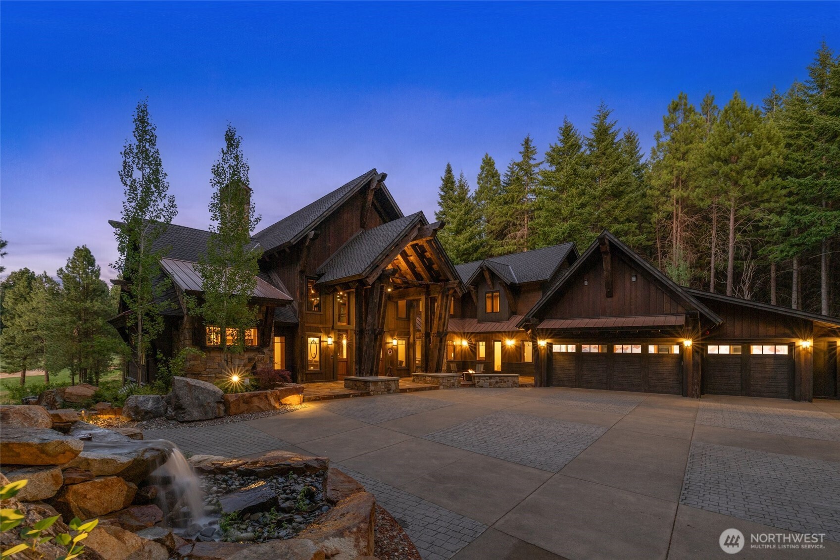 1060 Ruby King Loop Property Photo 37