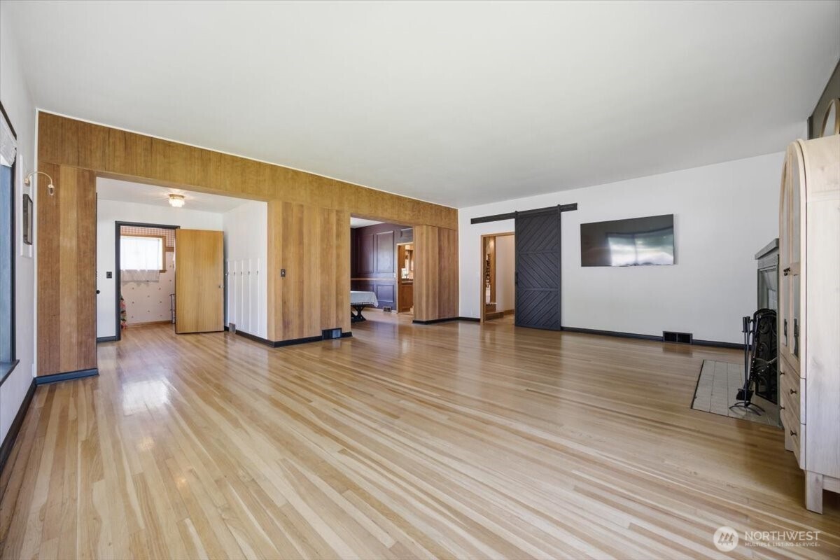 400 Coppei Avenue Property Photo 6
