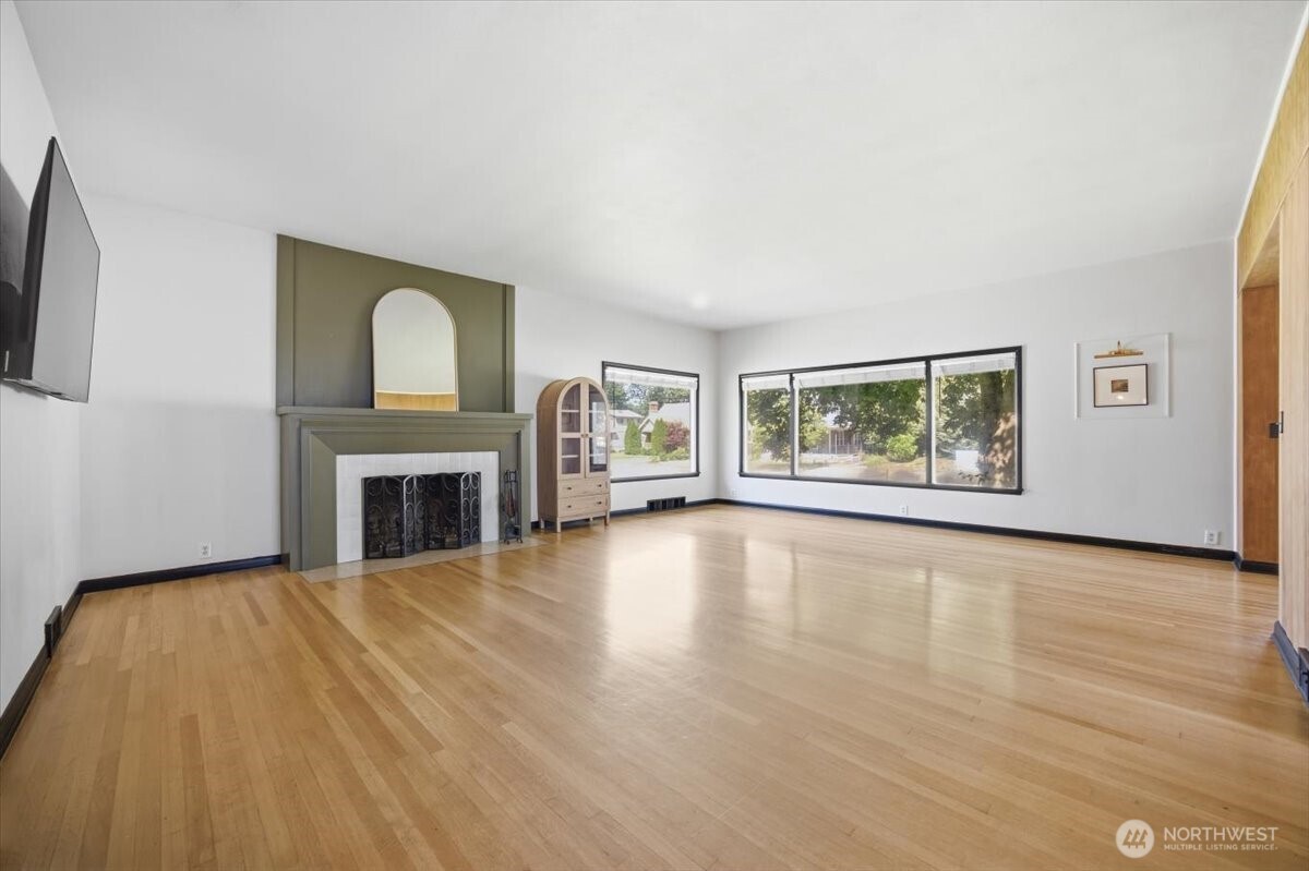 400 Coppei Avenue Property Photo 7