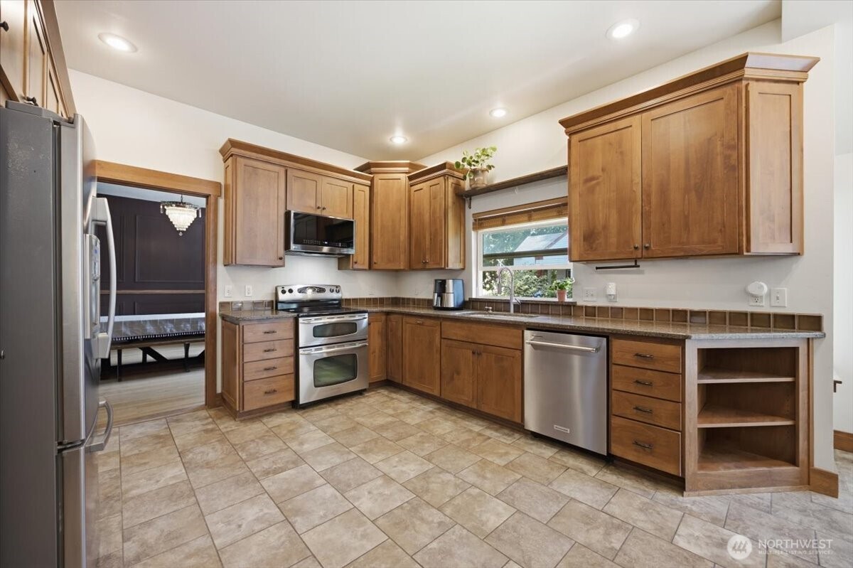 400 Coppei Avenue Property Photo 11