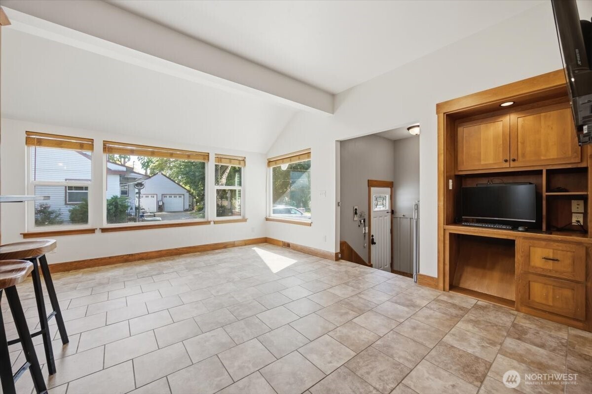 400 Coppei Avenue Property Photo 15