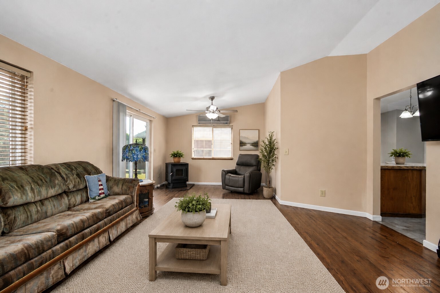 412 Eighth Street Property Photo 4