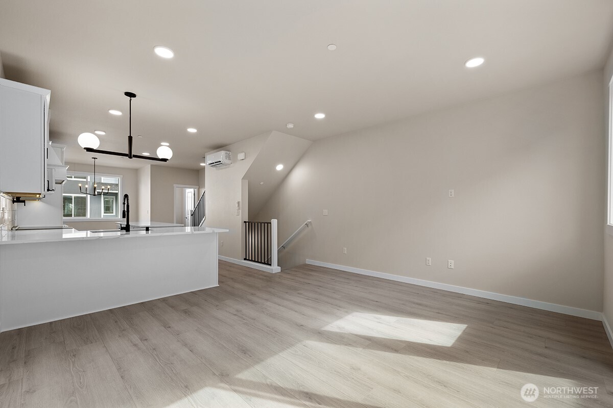 16823 Alder Way H2 Property Photo 14