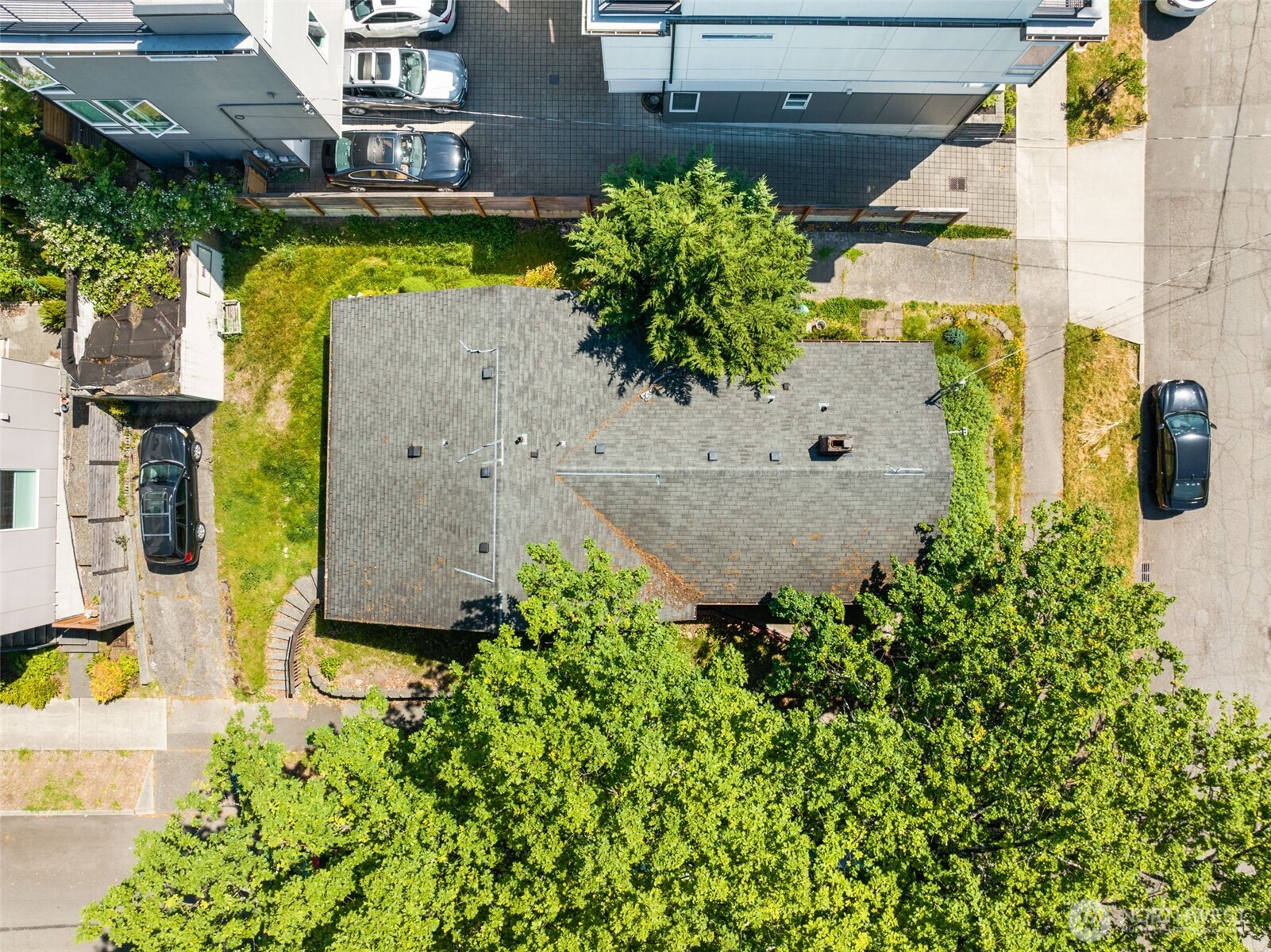 118 27th Avenue Property Photo 3